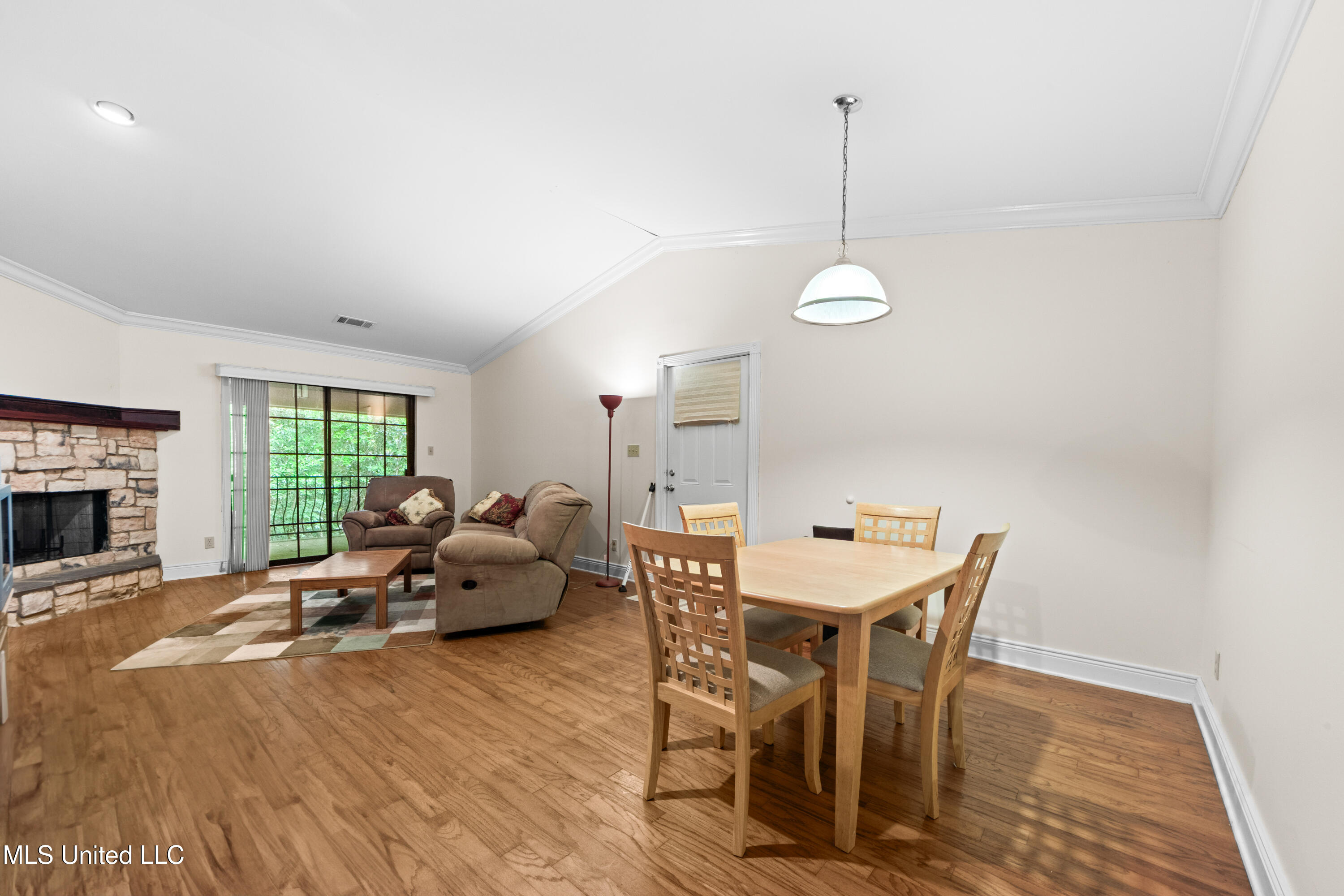 526 N 2nd Street Property Photo 5