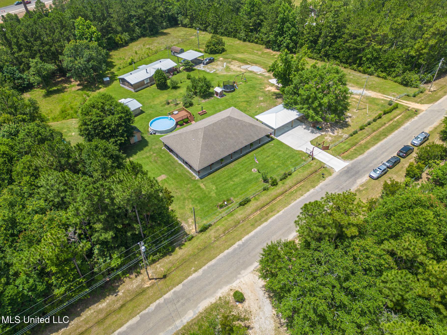 23207 Unicorn Lane Property Photo 4