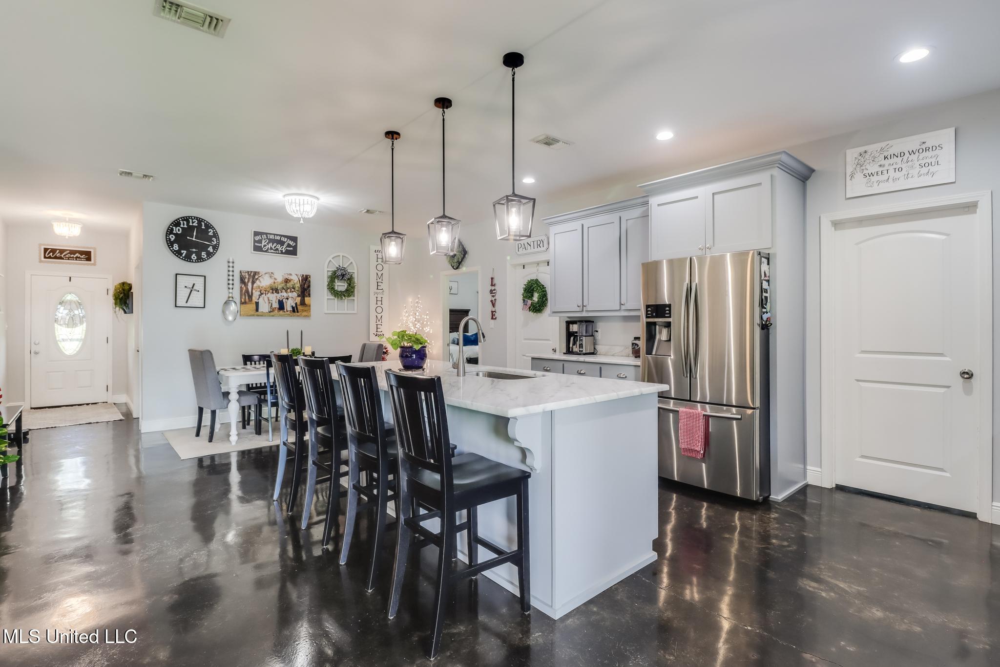 23207 Unicorn Lane Property Photo 8