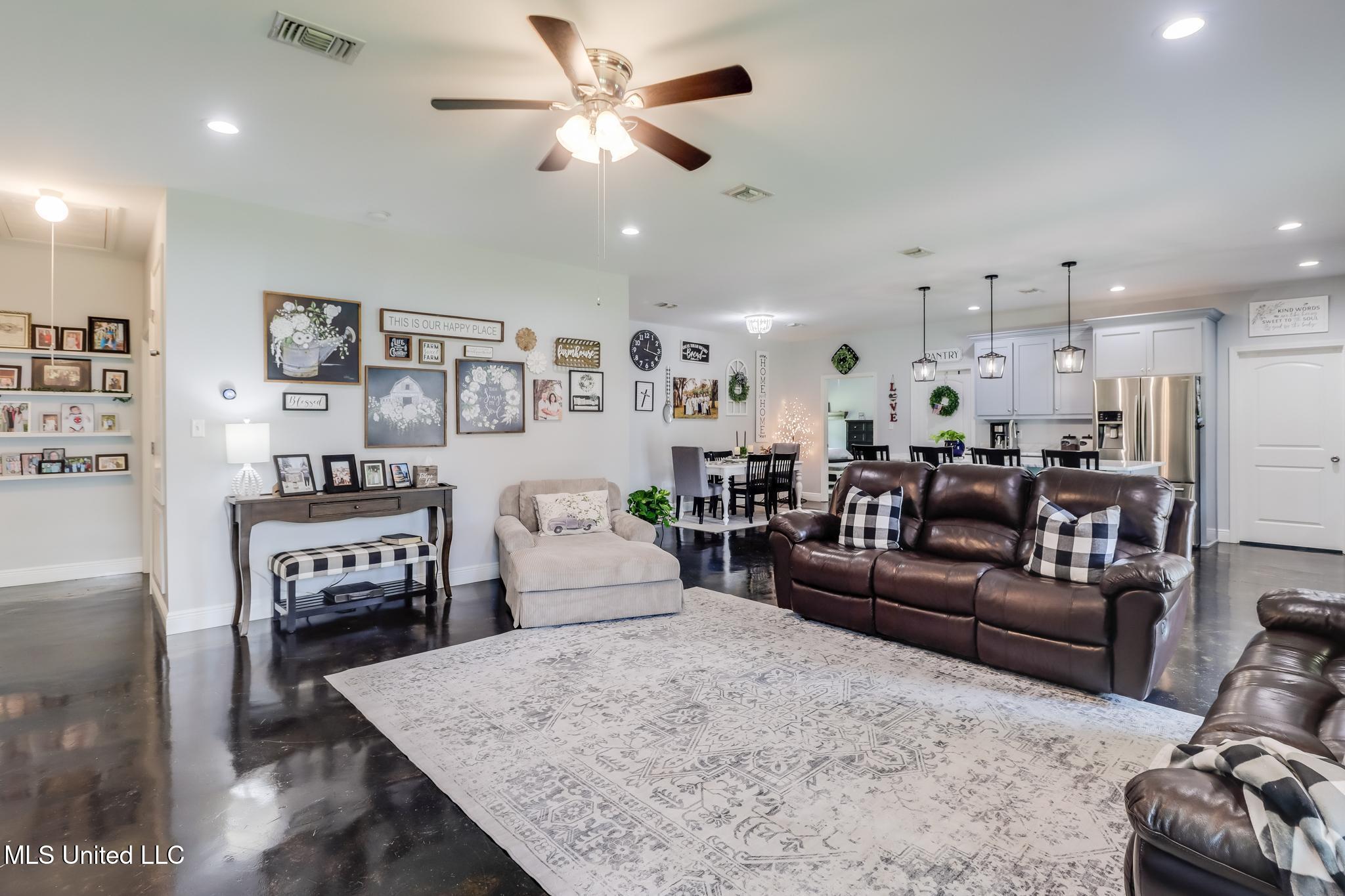 23207 Unicorn Lane Property Photo 10