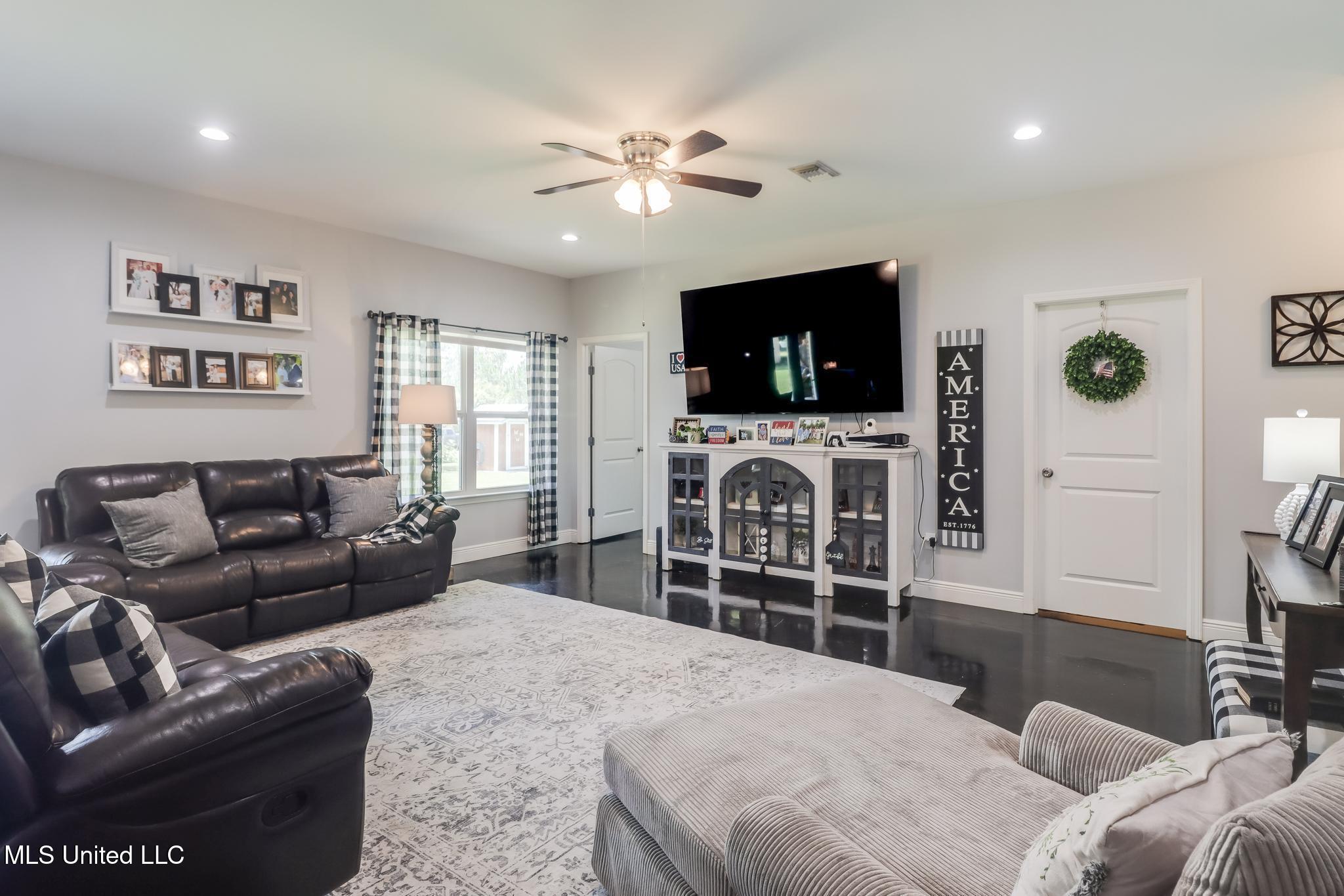 23207 Unicorn Lane Property Photo 11