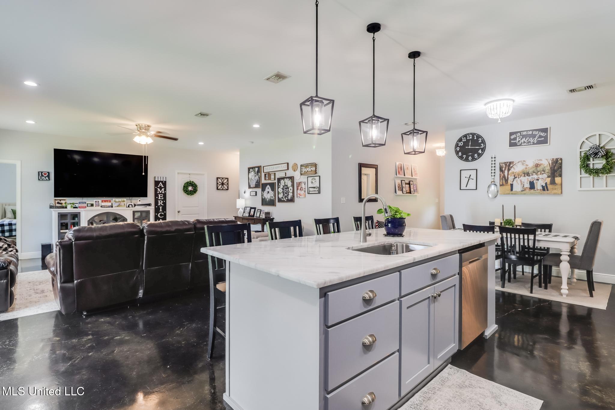 23207 Unicorn Lane Property Photo 12