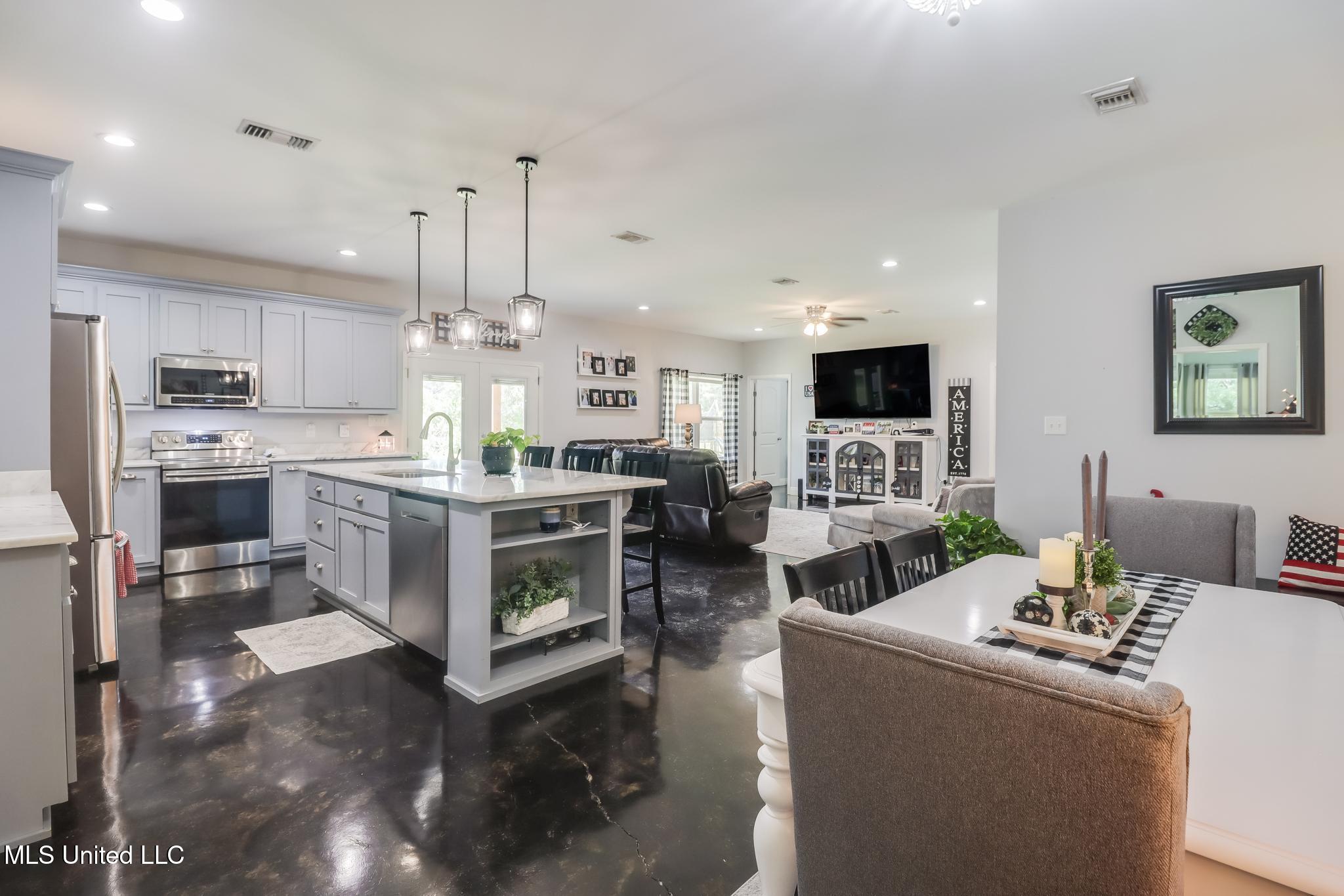 23207 Unicorn Lane Property Photo 18