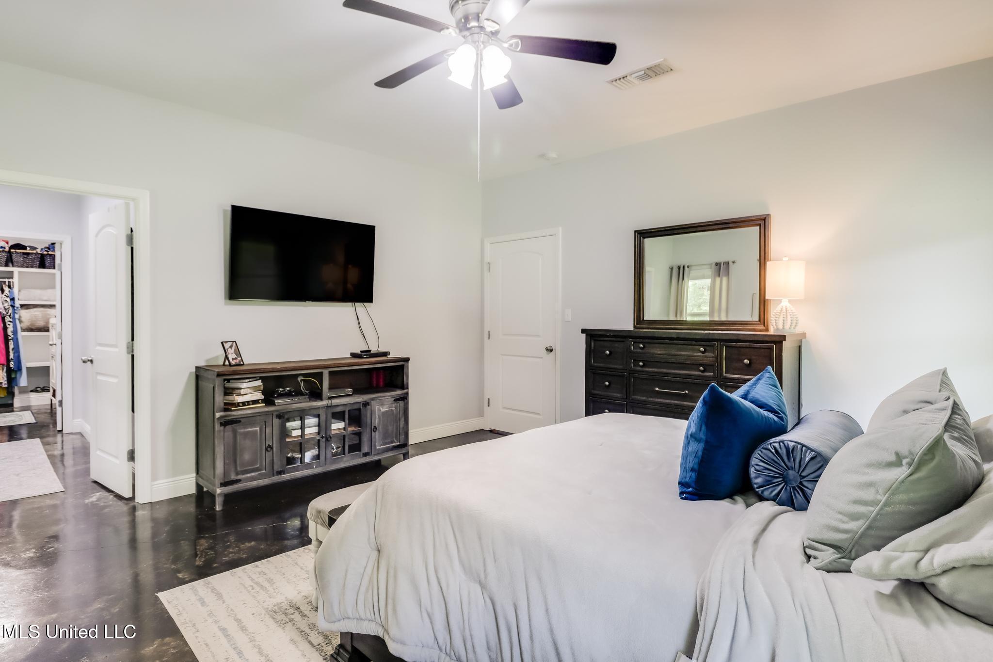 23207 Unicorn Lane Property Photo 20