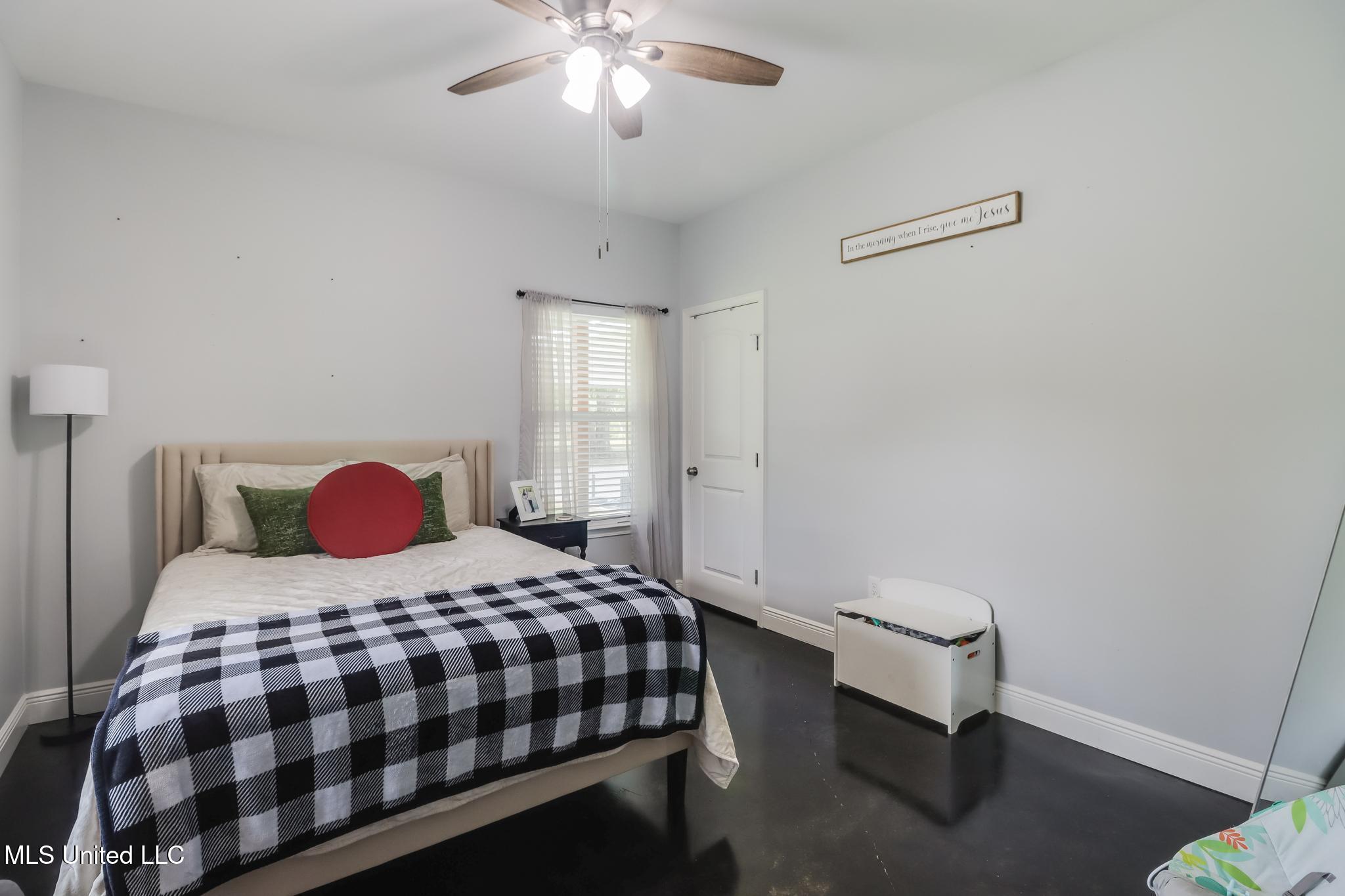 23207 Unicorn Lane Property Photo 23