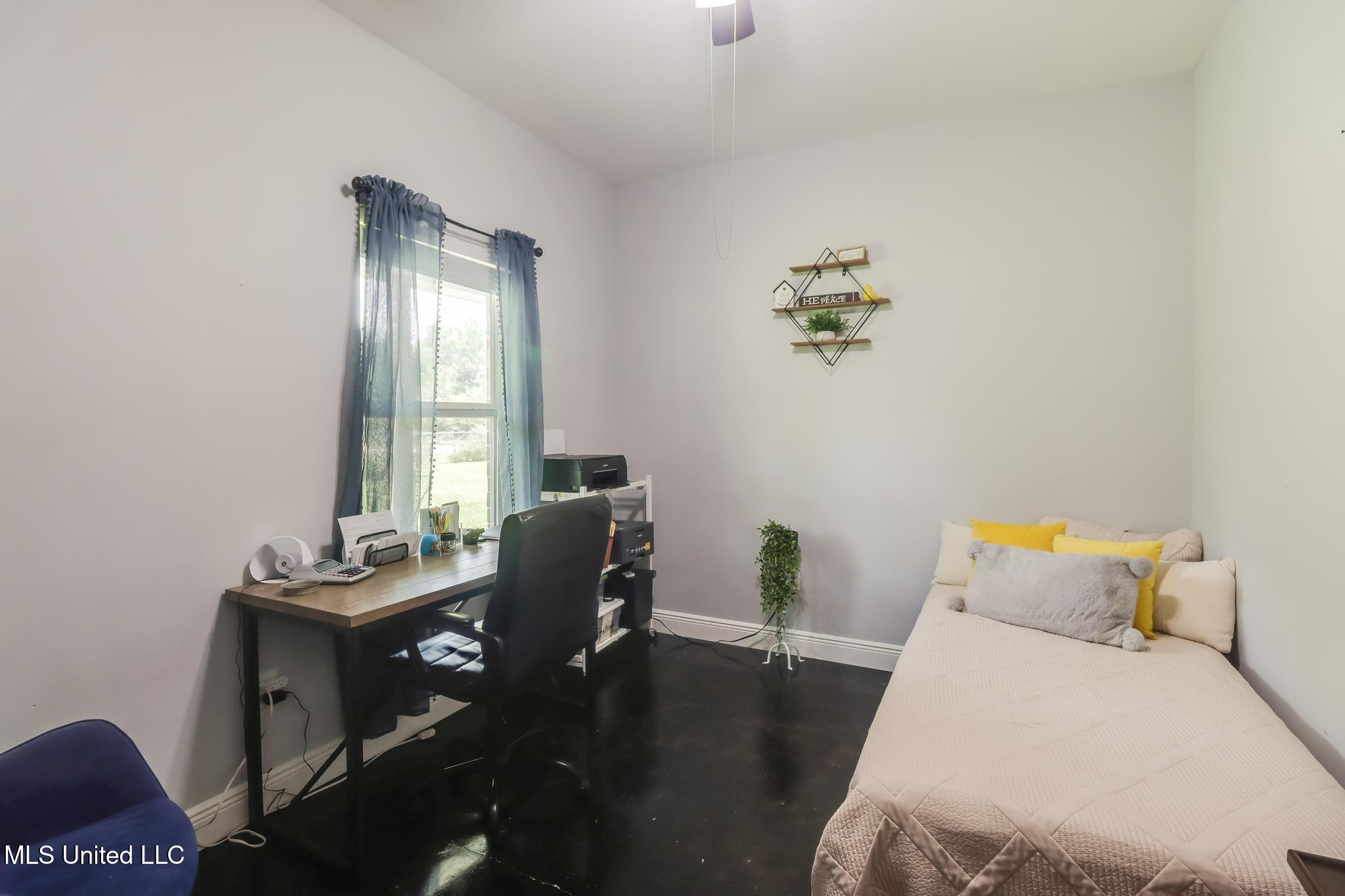 23207 Unicorn Lane Property Photo 28