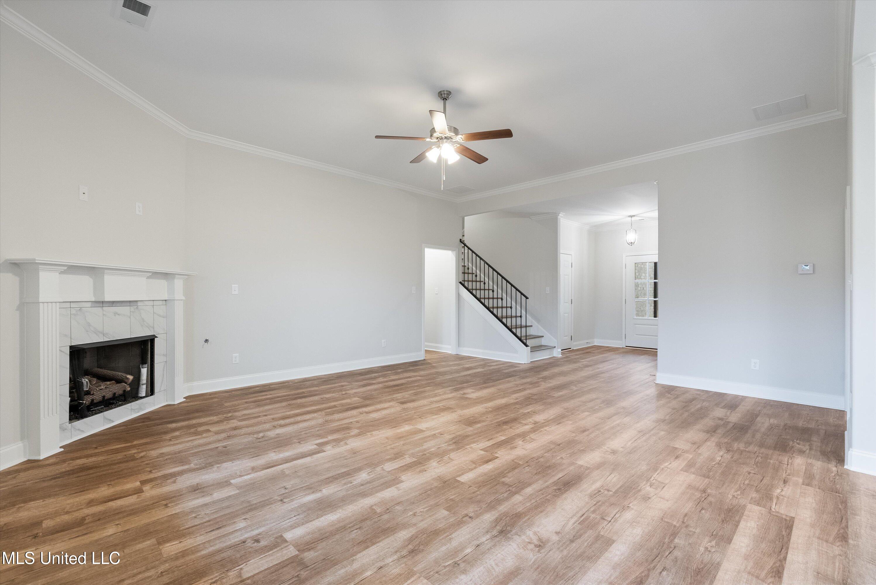 951 Collie Drive Property Photo 8