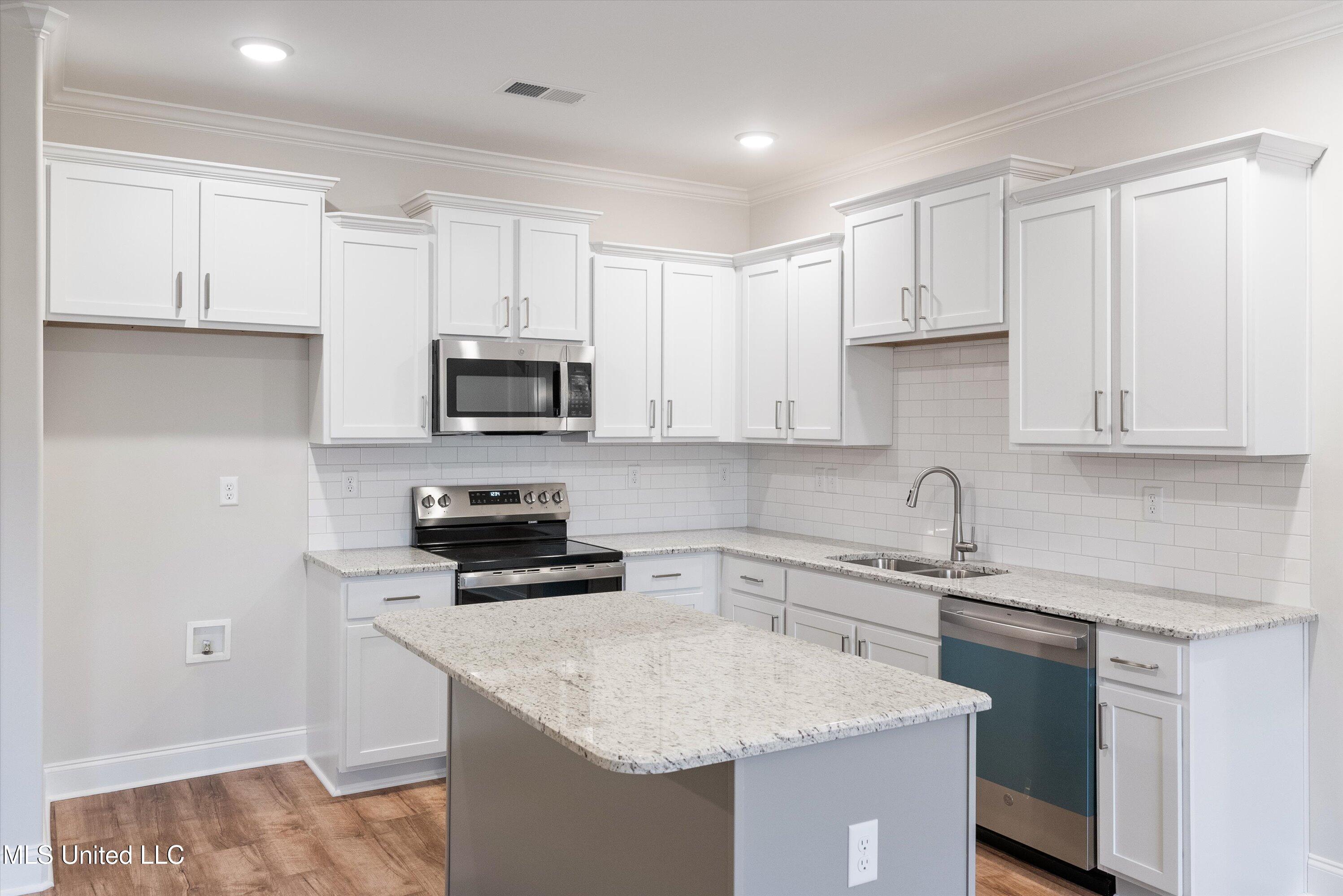 951 Collie Drive Property Photo 10