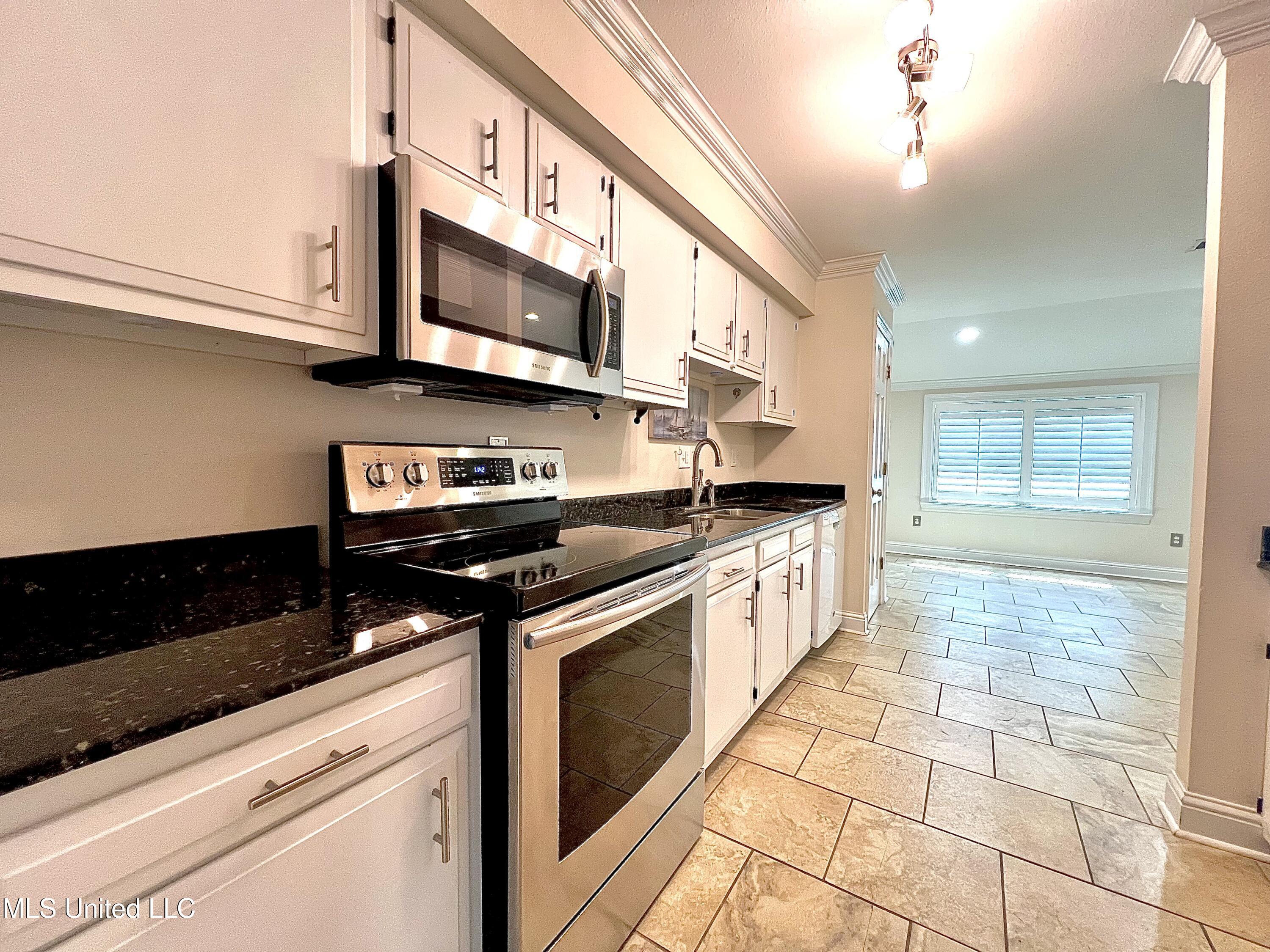 291 Highpoint Drive Property Photo 7