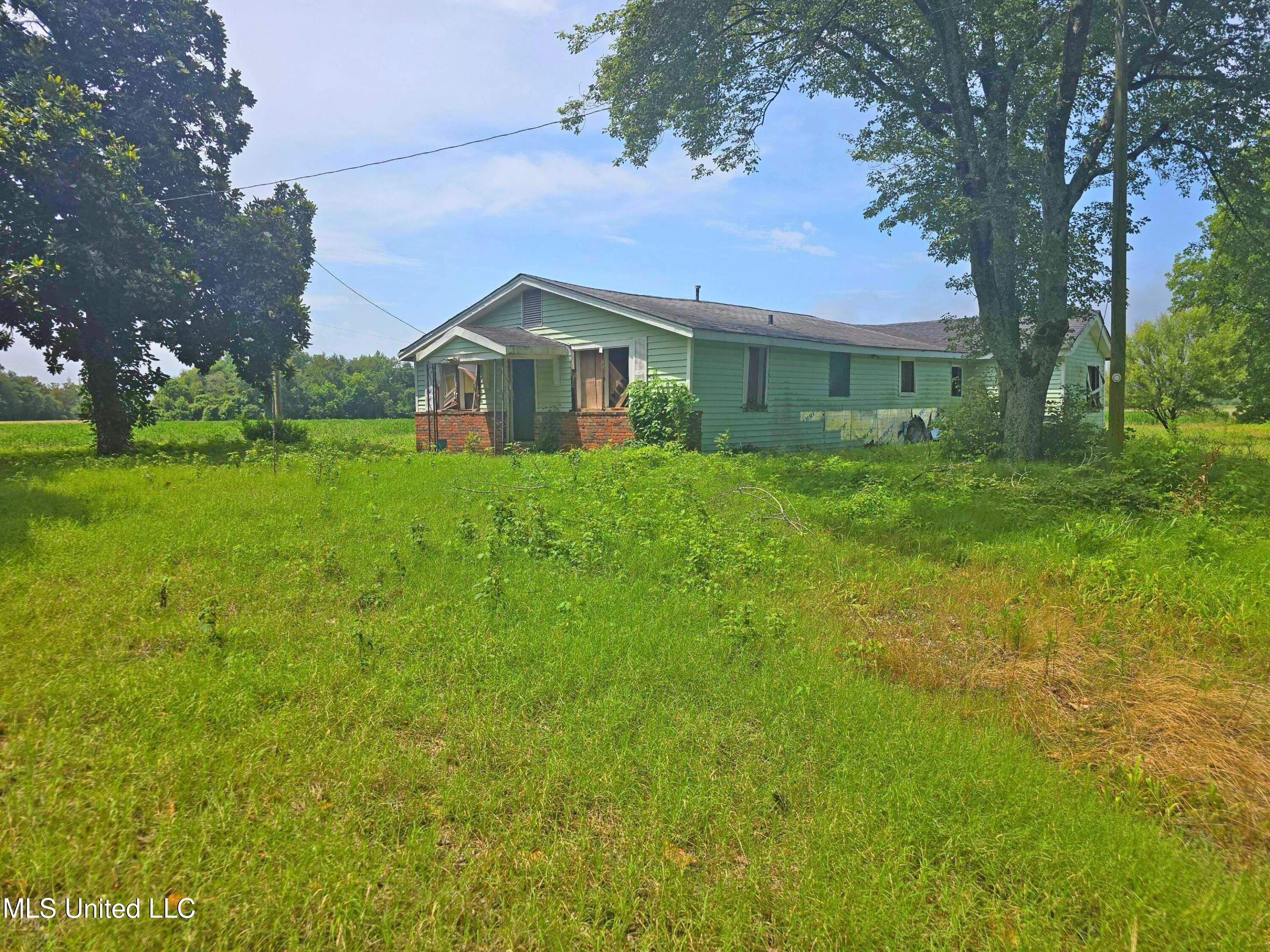 24776 N Highway 61