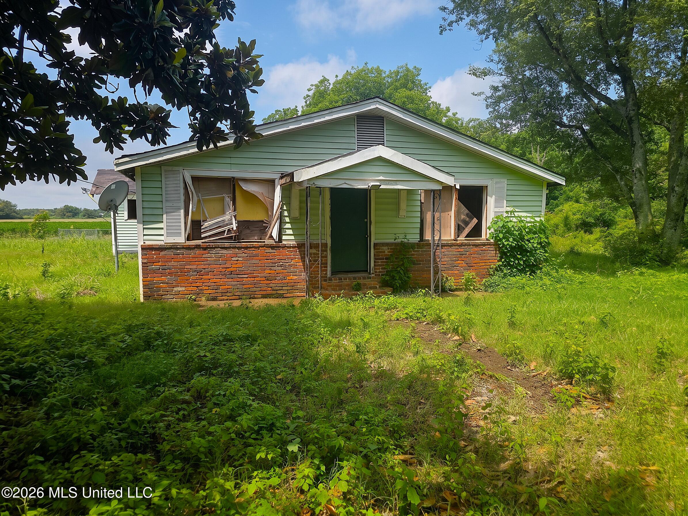 24776 N Highway 61 Property Photo 1