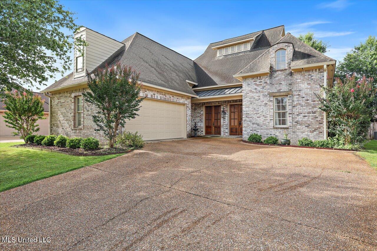 209 Oakville Circle Property Photo 1