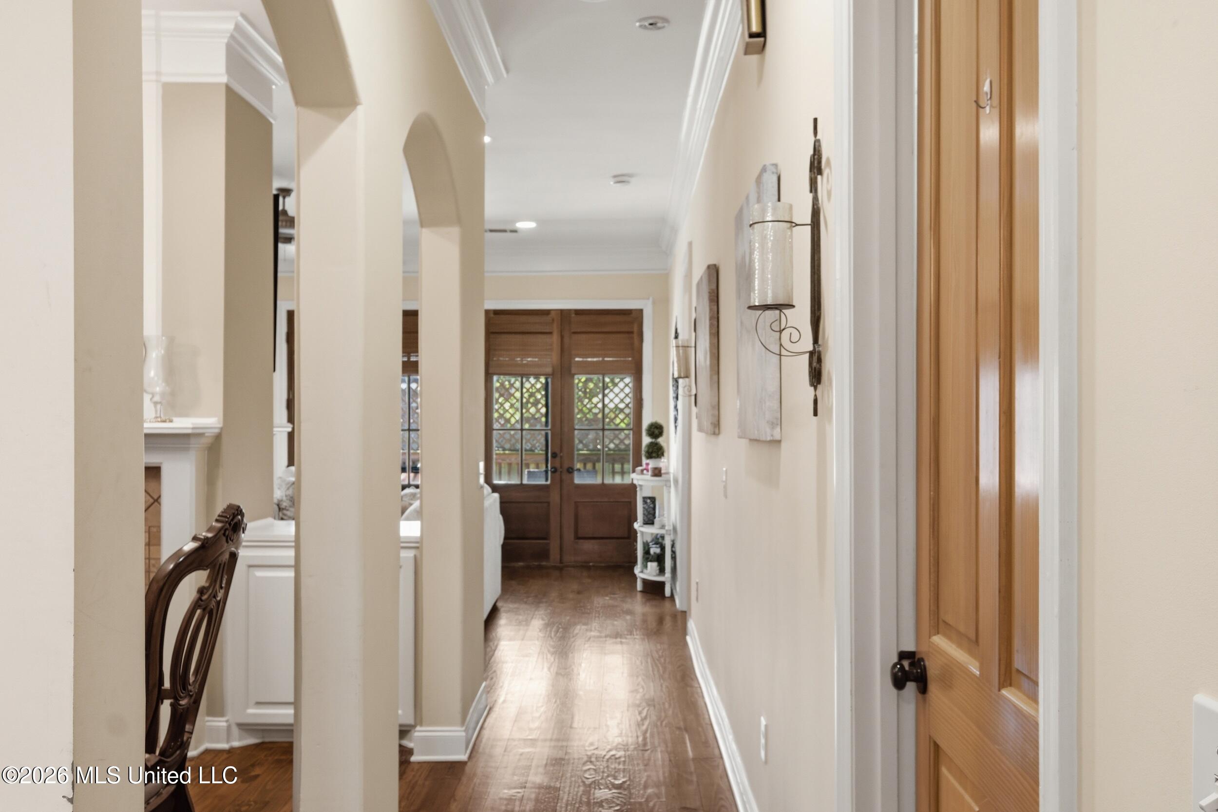 209 Oakville Circle Property Photo 7