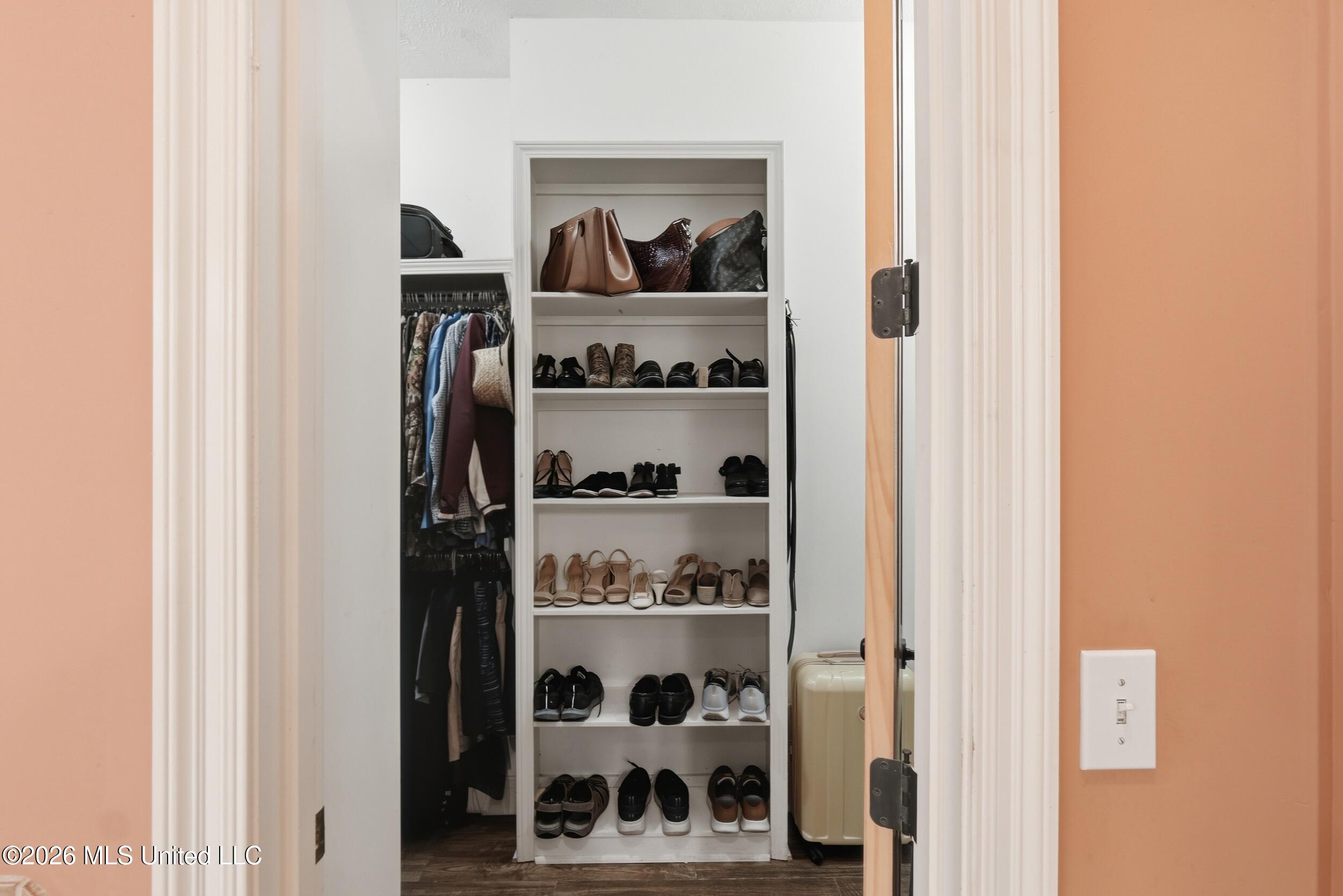 209 Oakville Circle Property Photo 22