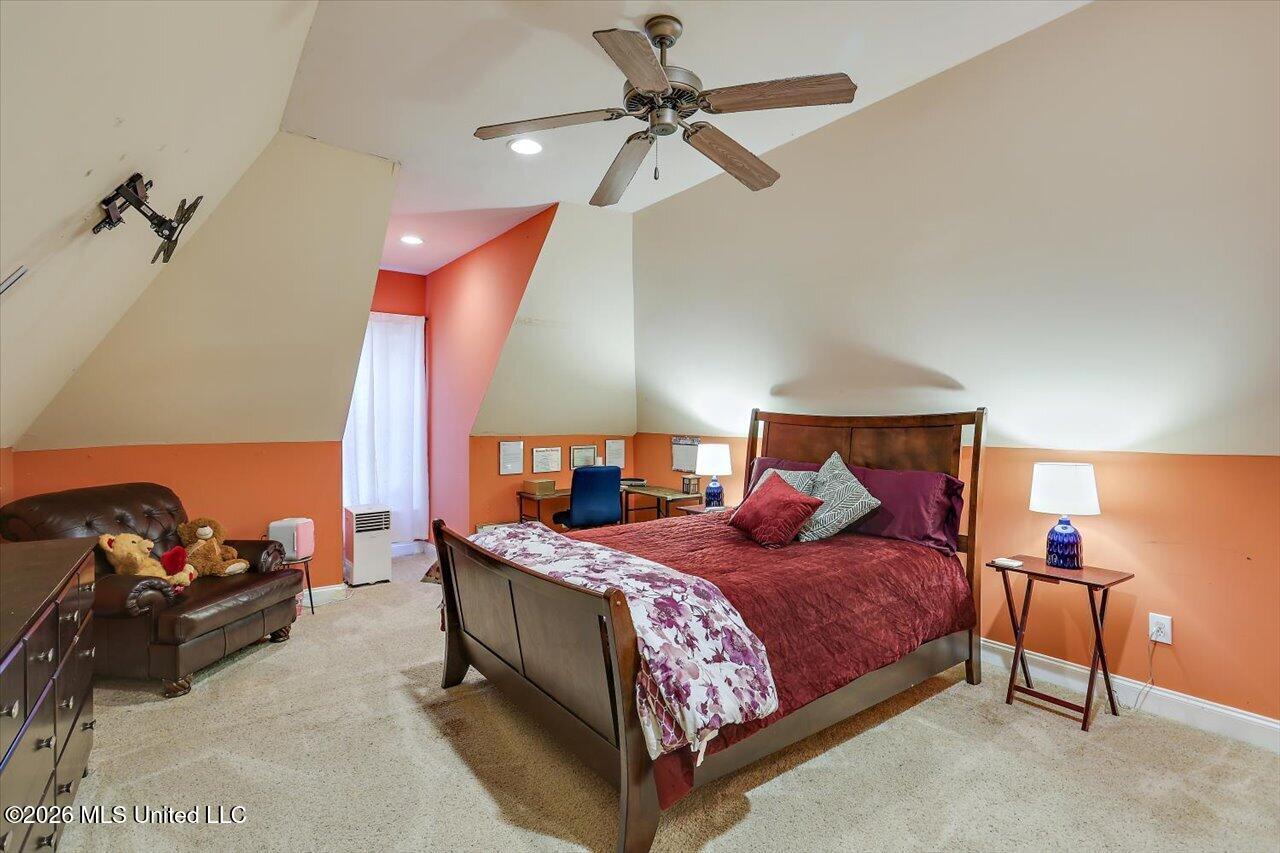 209 Oakville Circle Property Photo 32