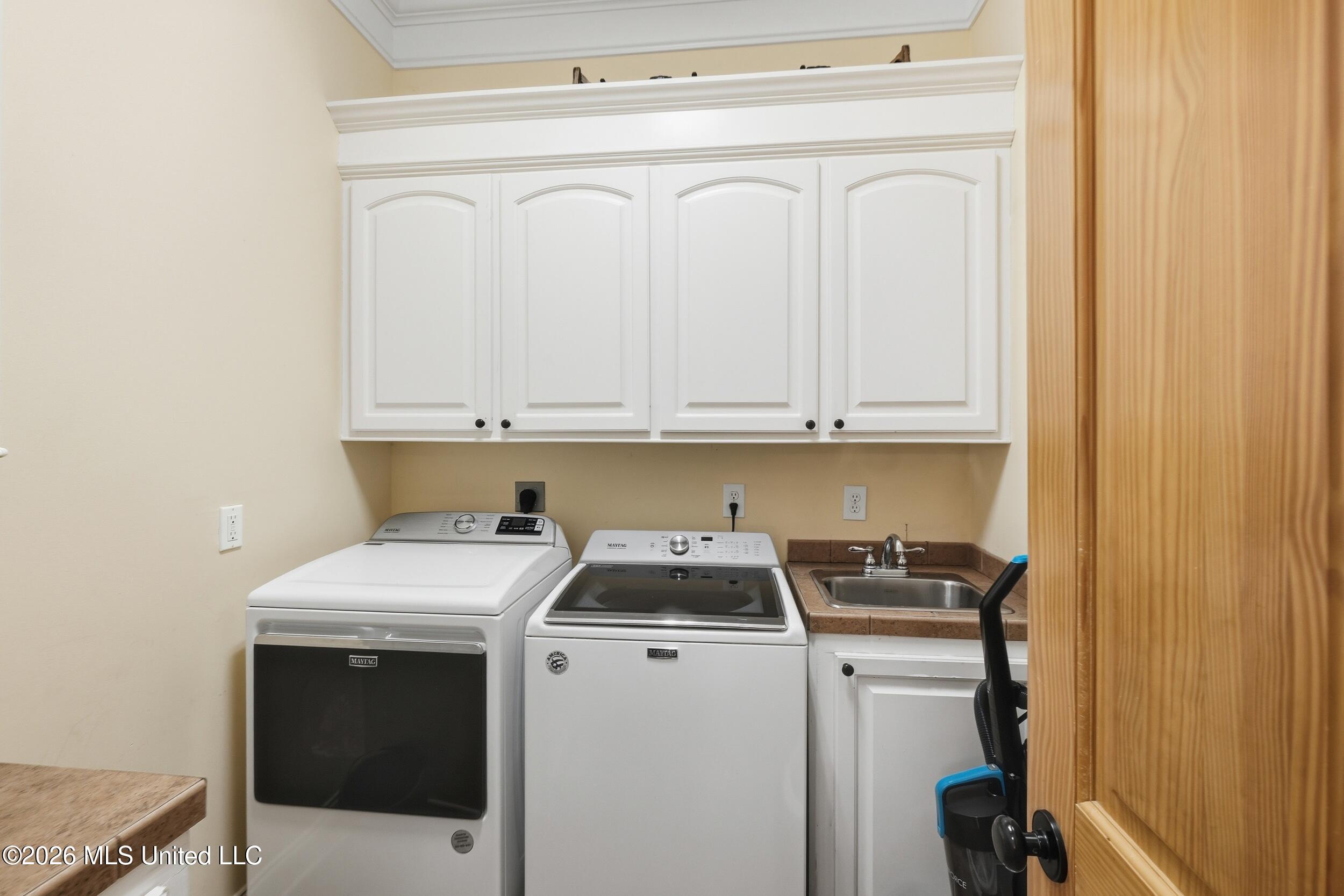 209 Oakville Circle Property Photo 38