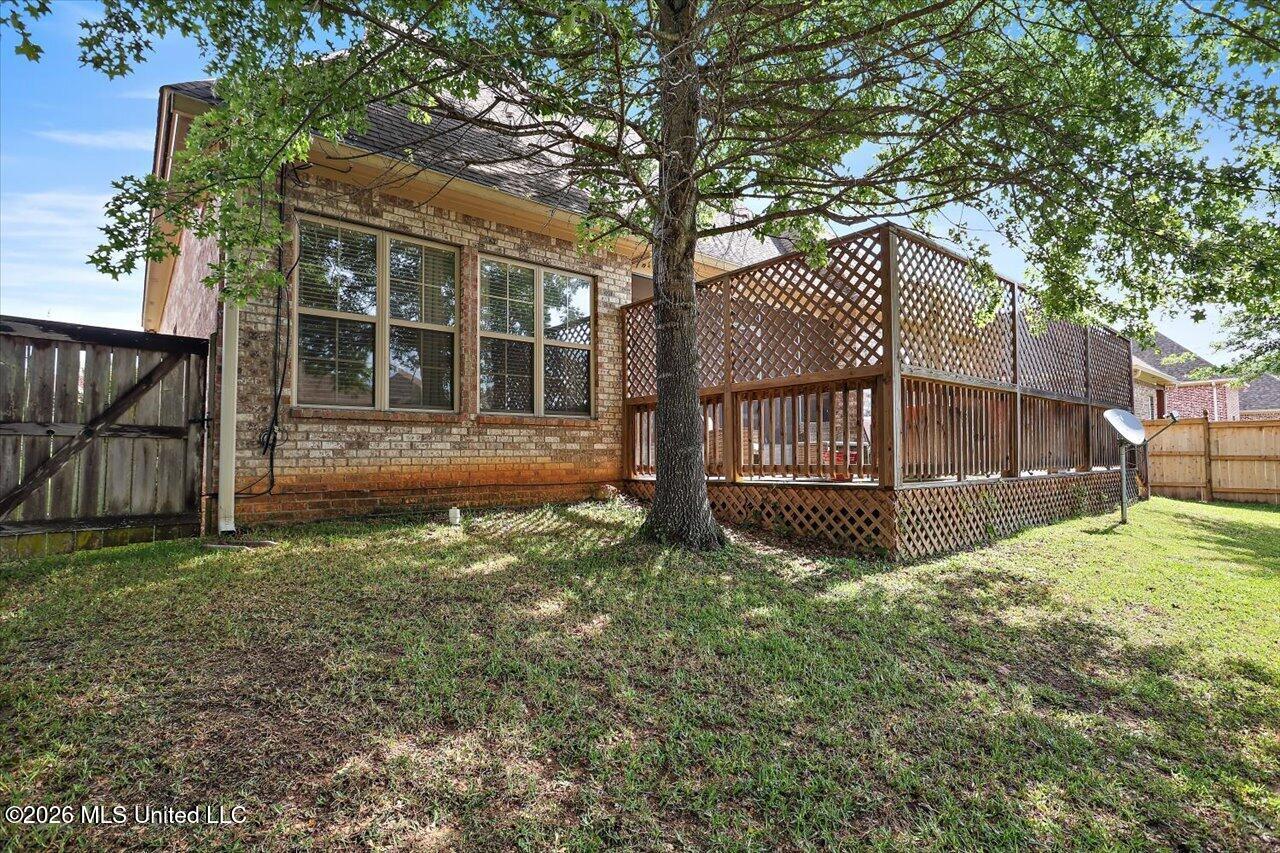 209 Oakville Circle Property Photo 42