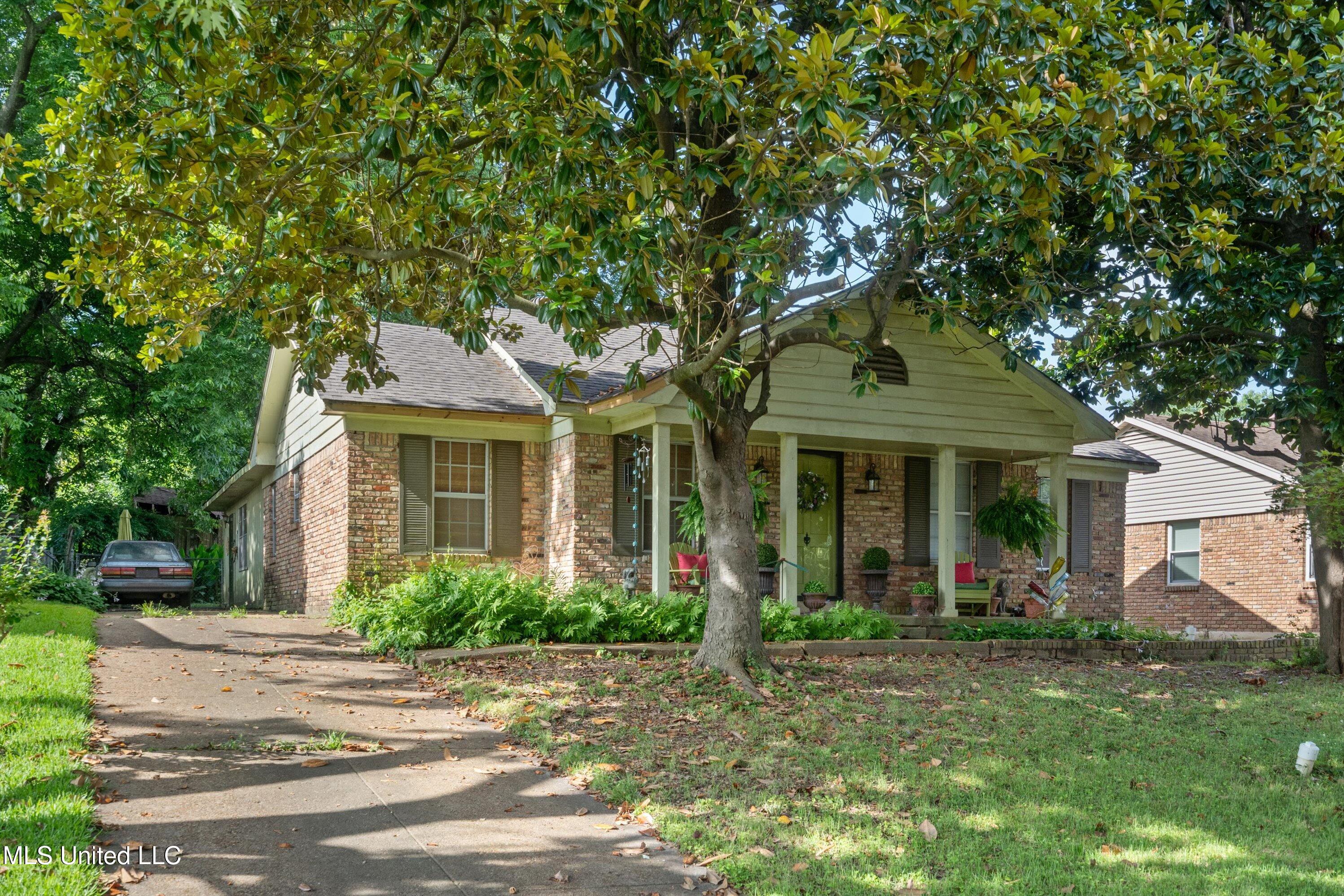 1825 Brookhaven Drive Property Photo 1
