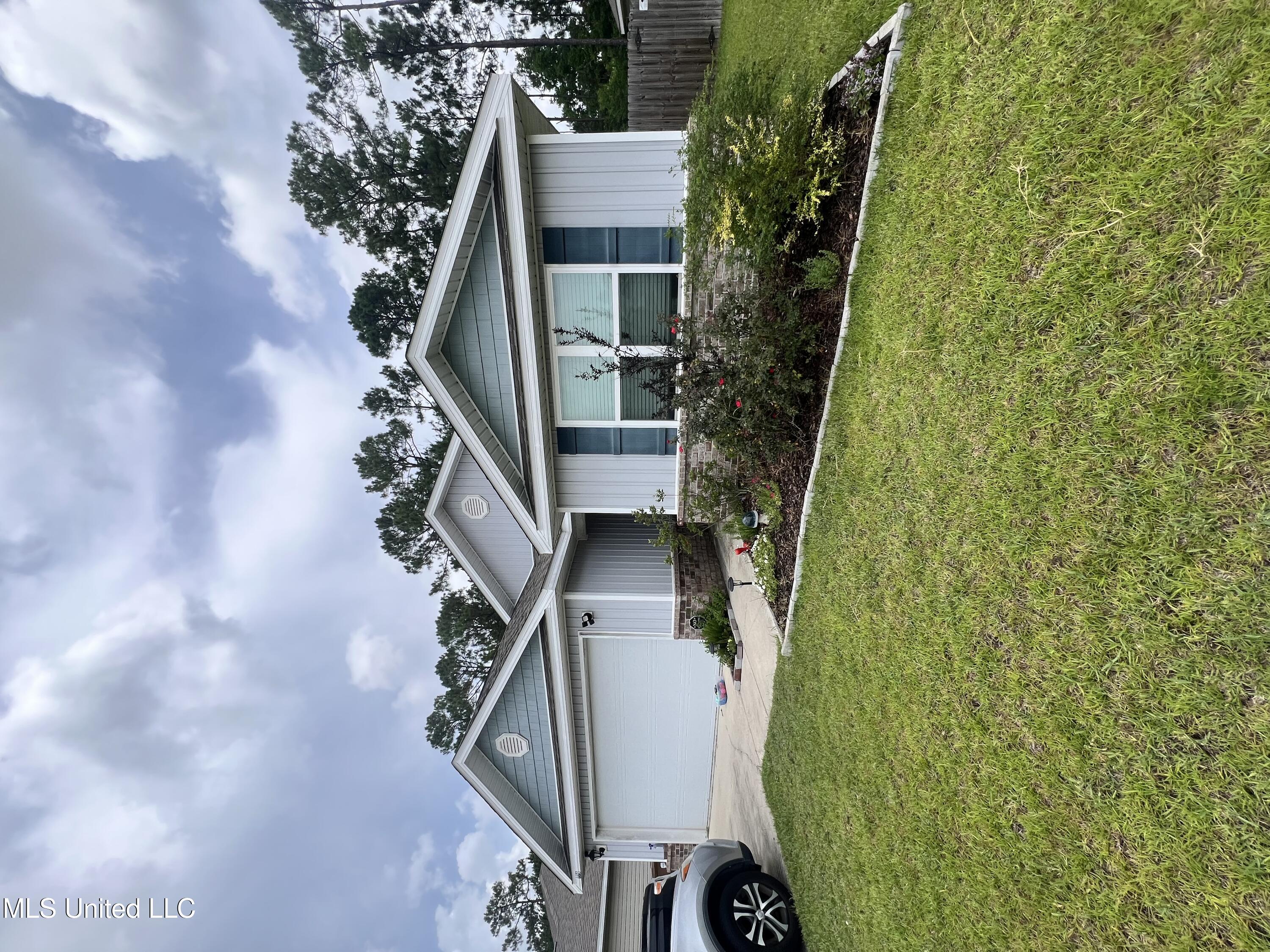 6603 Eastland Circle Property Photo 1