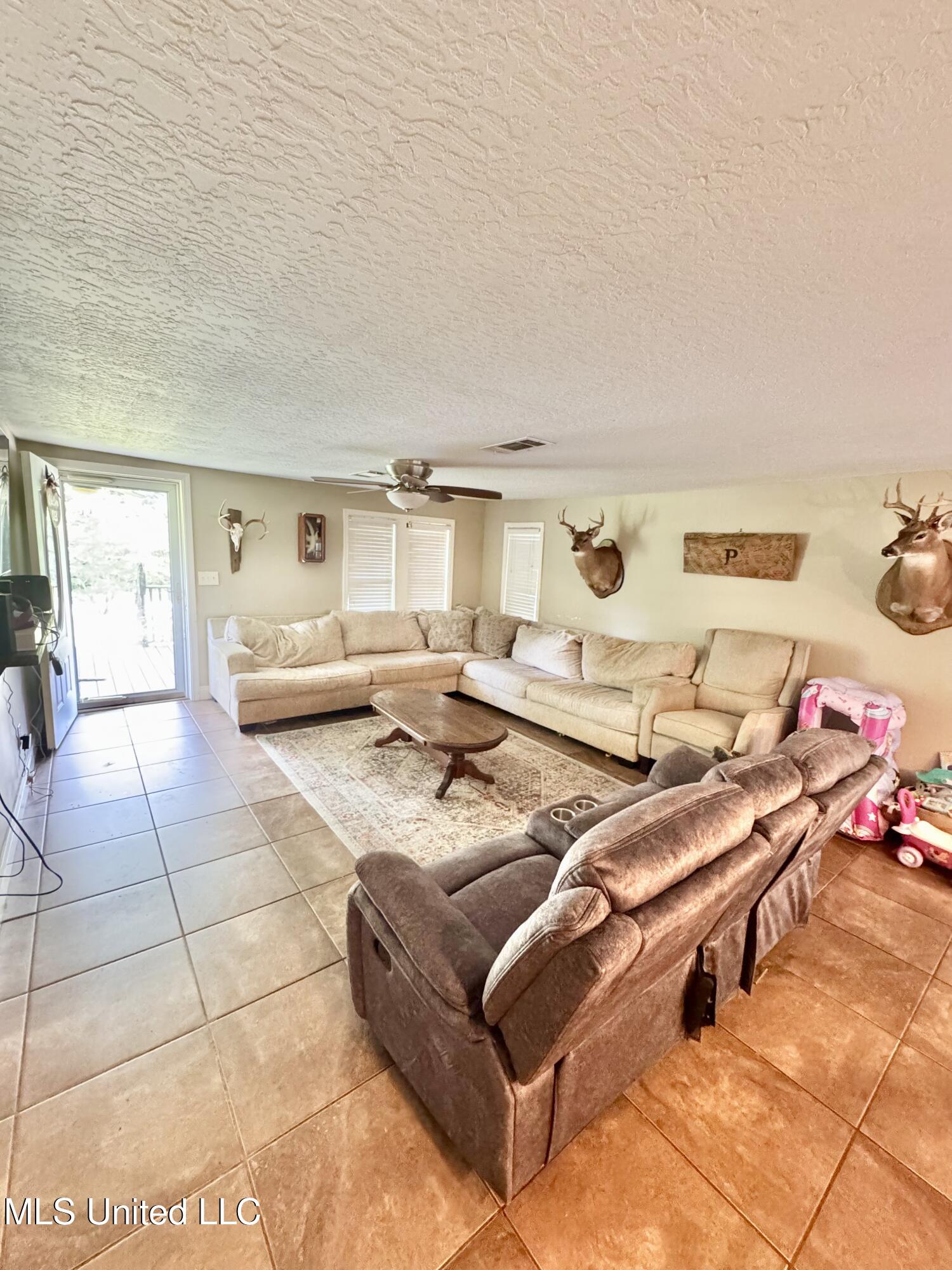 1104 Highway 513 Property Photo 3