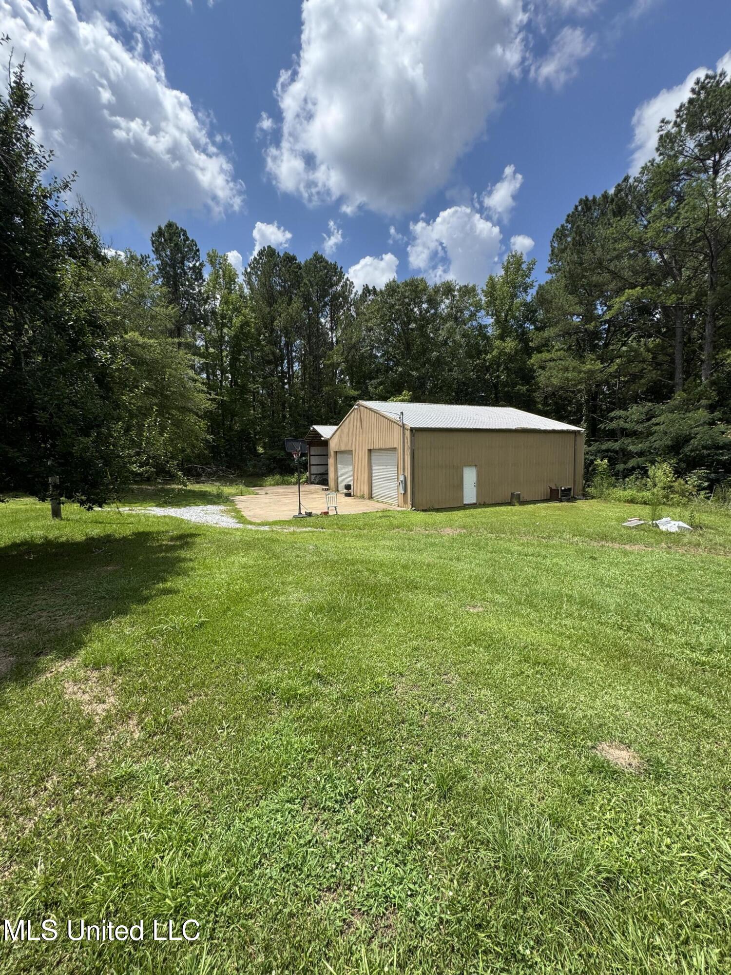 1104 Highway 513 Property Photo 17