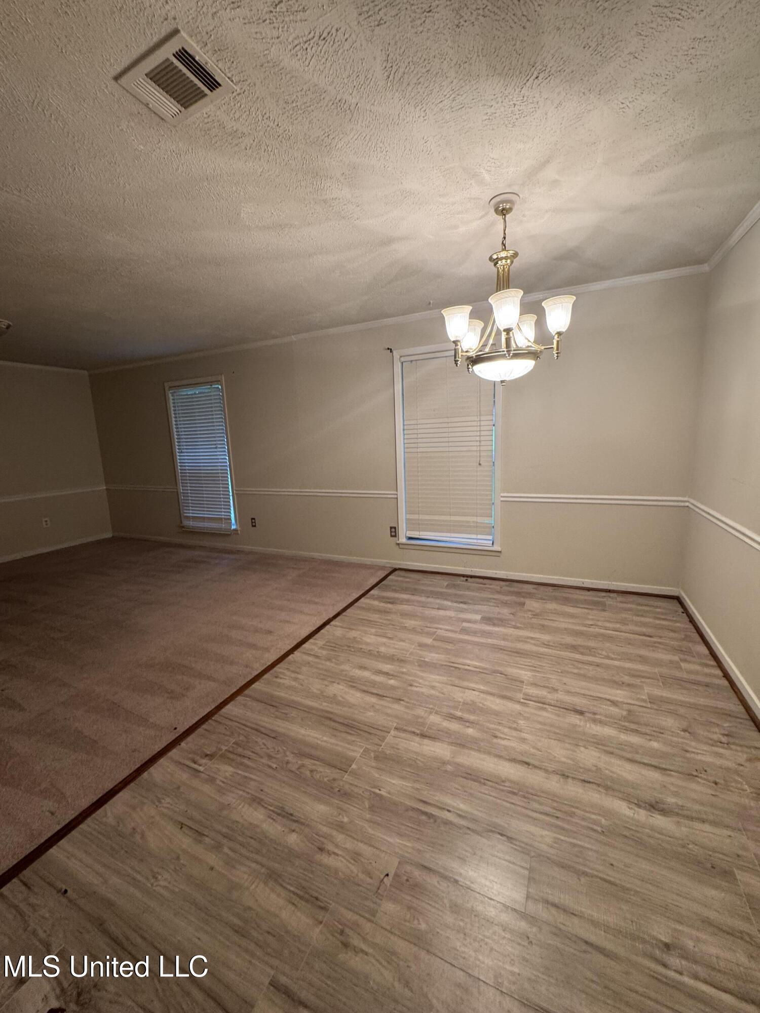 219 Lake Cove Drive Property Photo 7