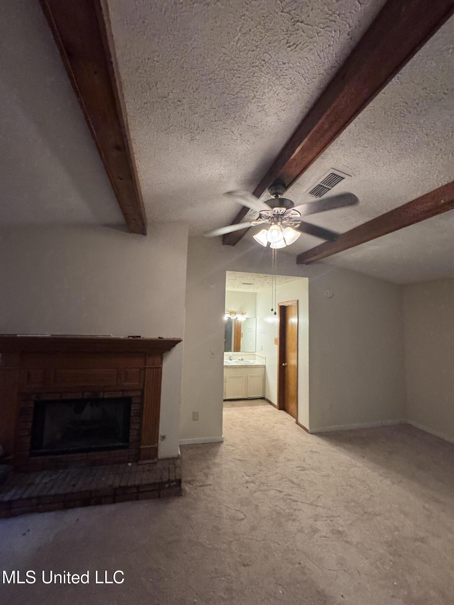 219 Lake Cove Drive Property Photo 20