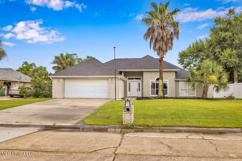 886 On The Green Property Photo