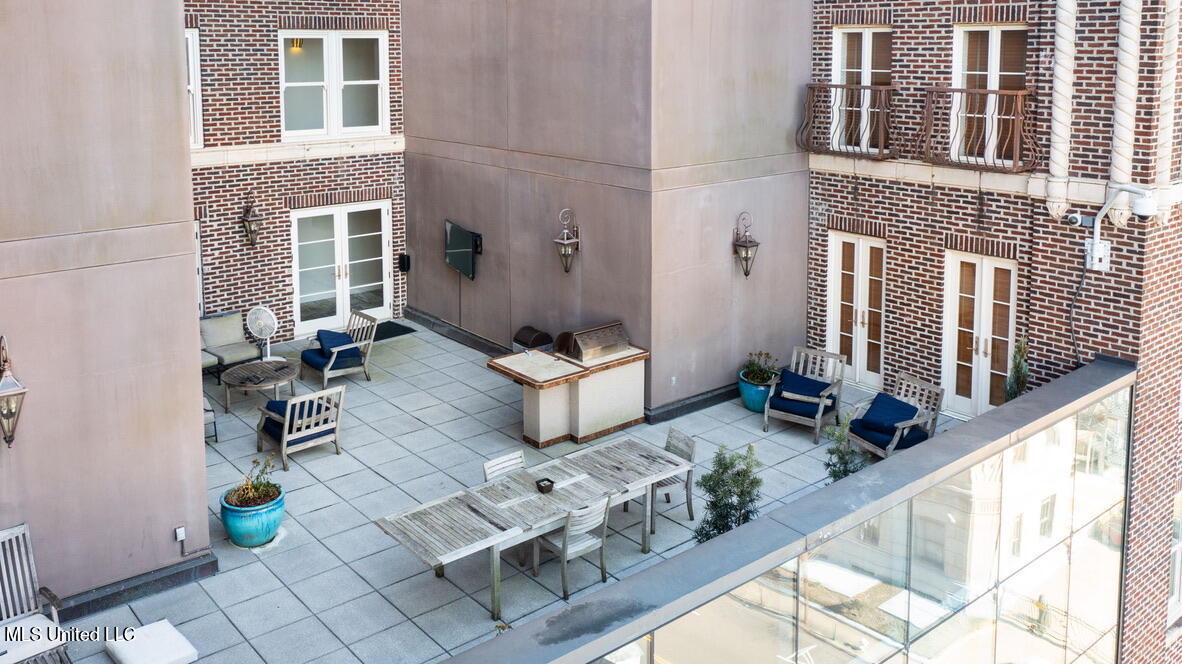 308 E Pearl Street Property Photo 3