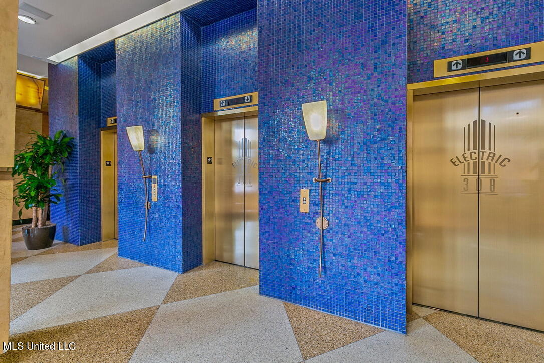 308 E Pearl Street Property Photo 4