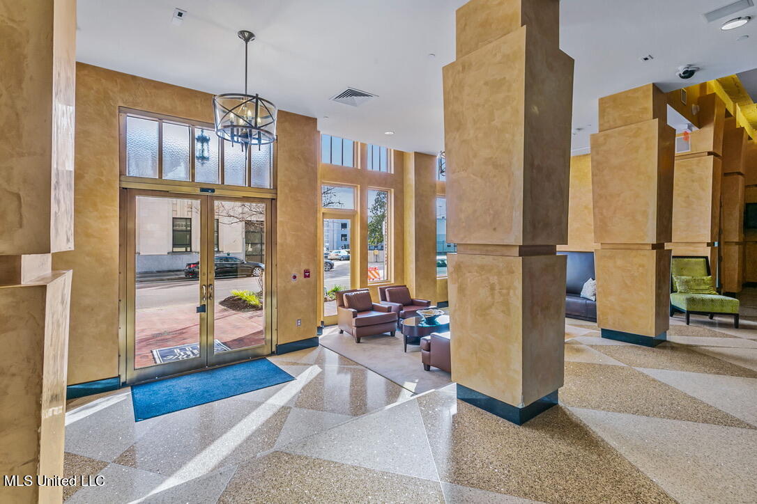 308 E Pearl Street Property Photo 5