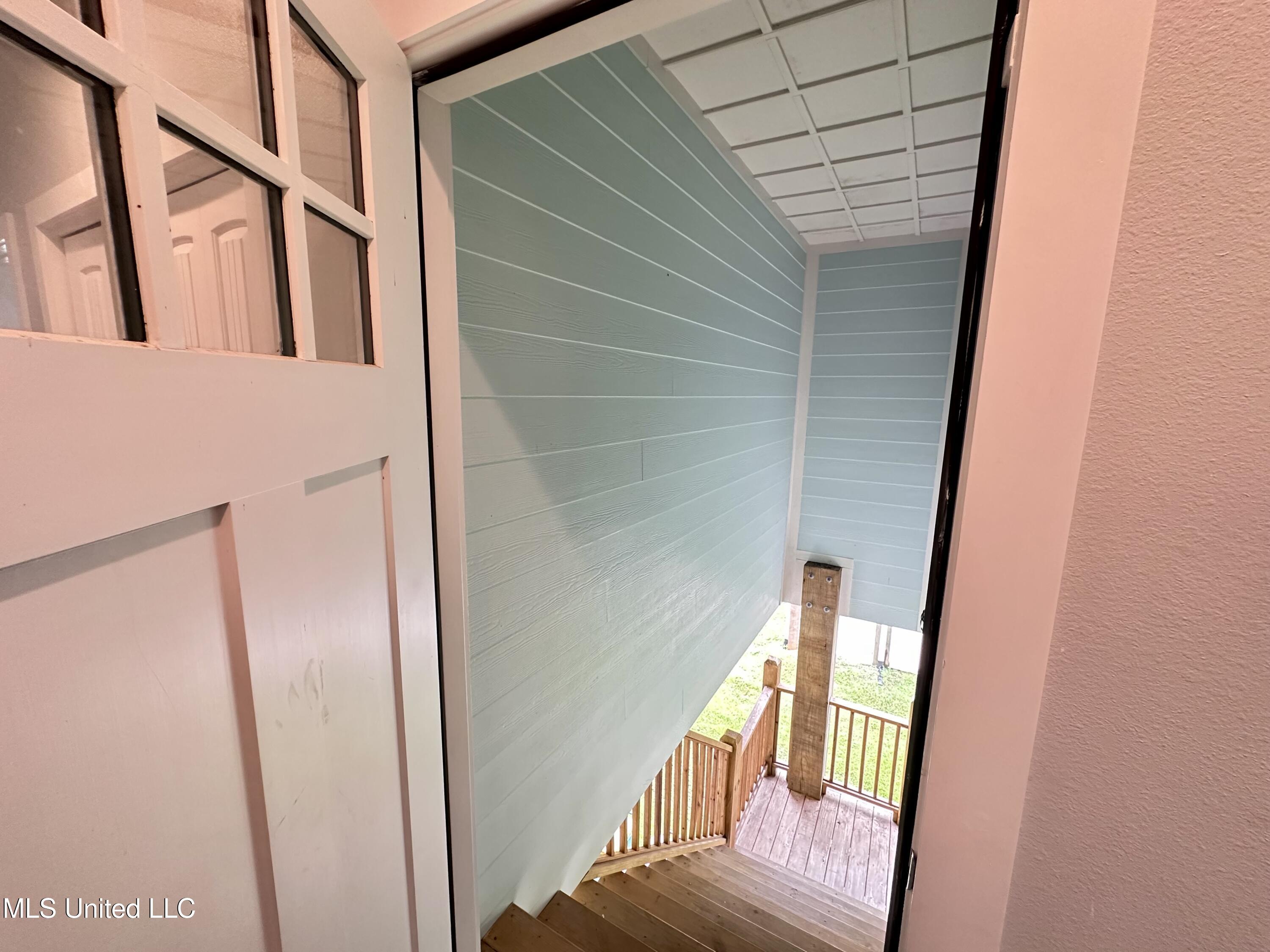 216 West Avenue Property Photo 11