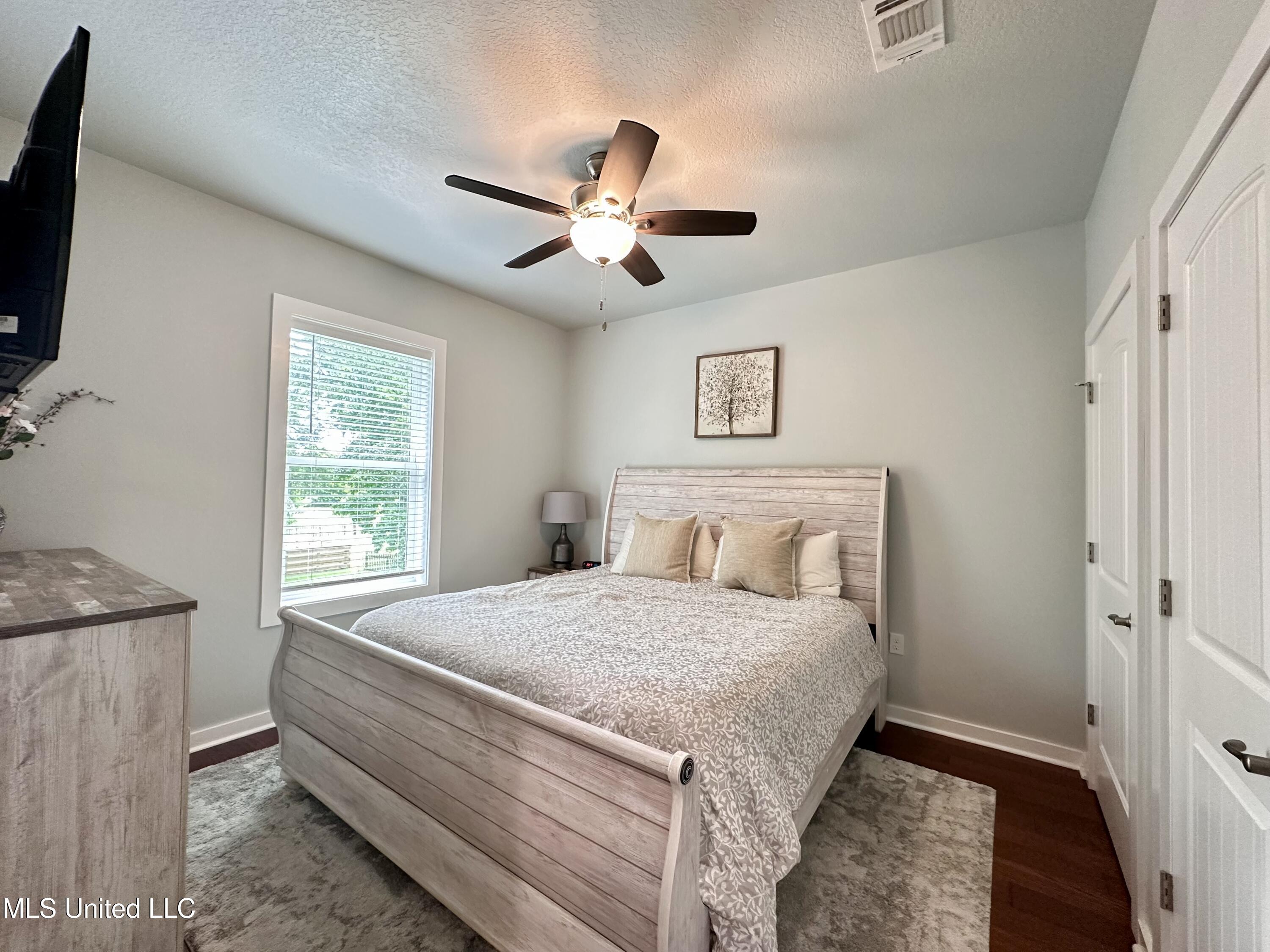 216 West Avenue Property Photo 15