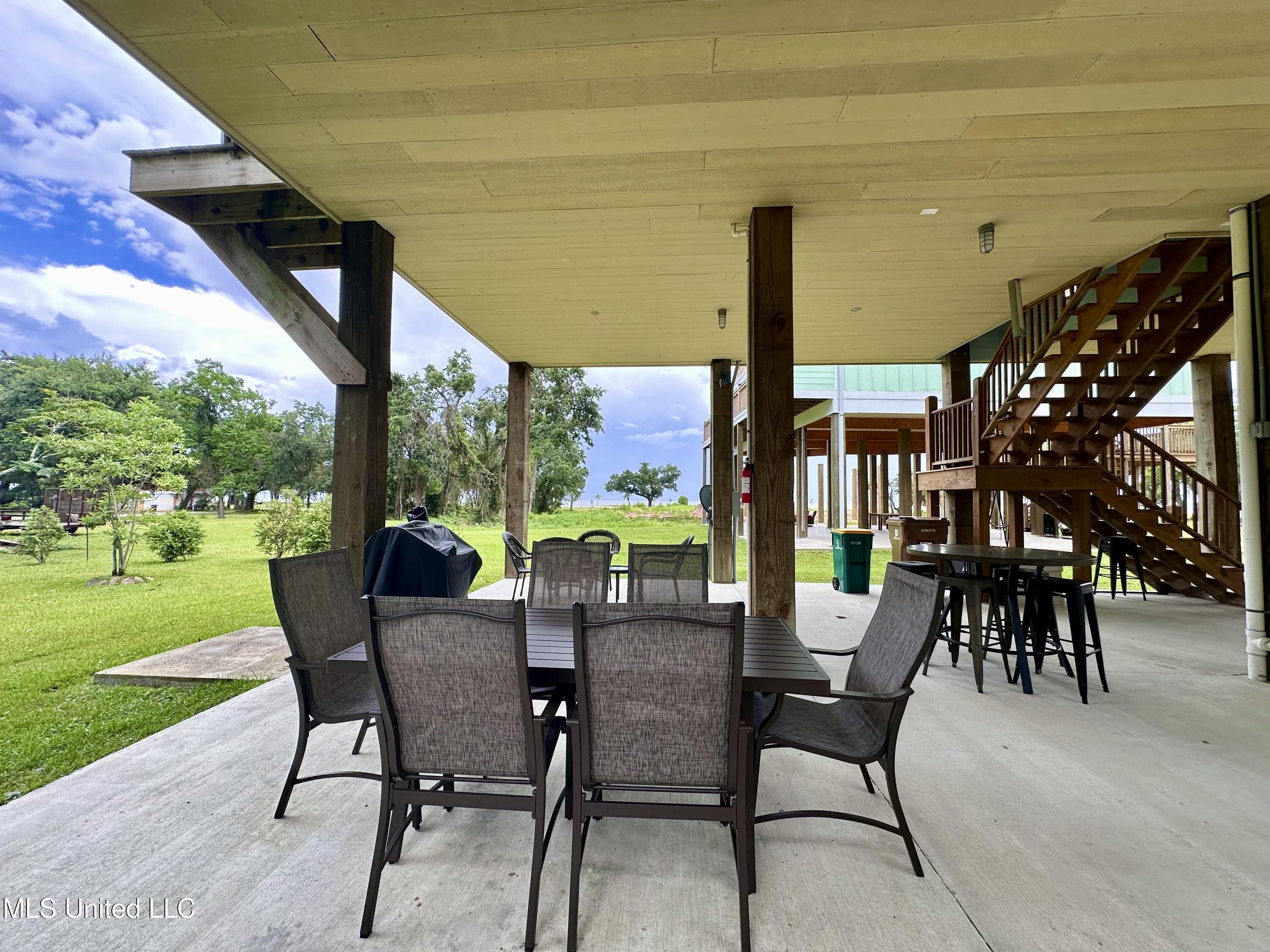 216 West Avenue Property Photo 20