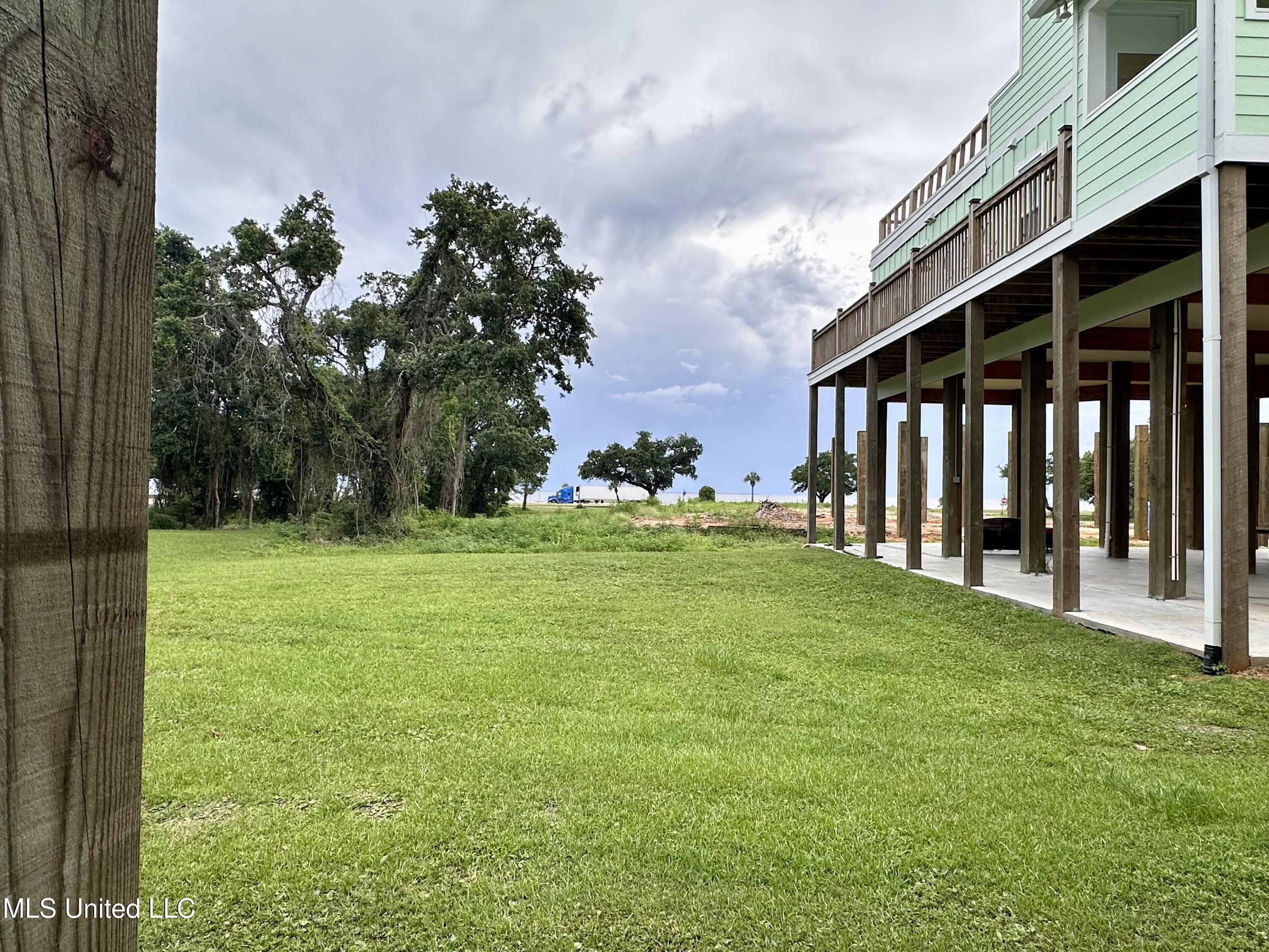 216 West Avenue Property Photo 21