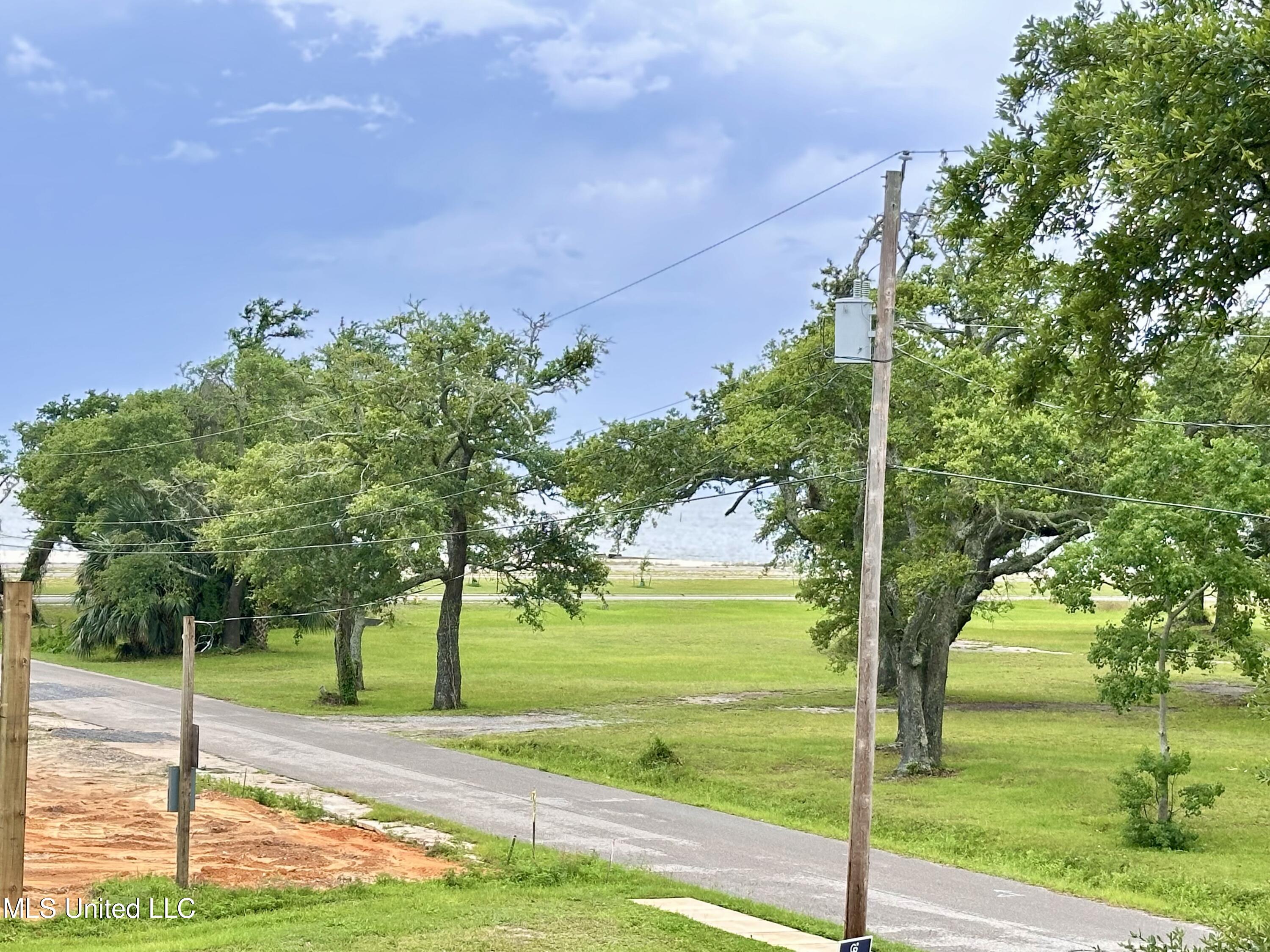 216 West Avenue Property Photo 25