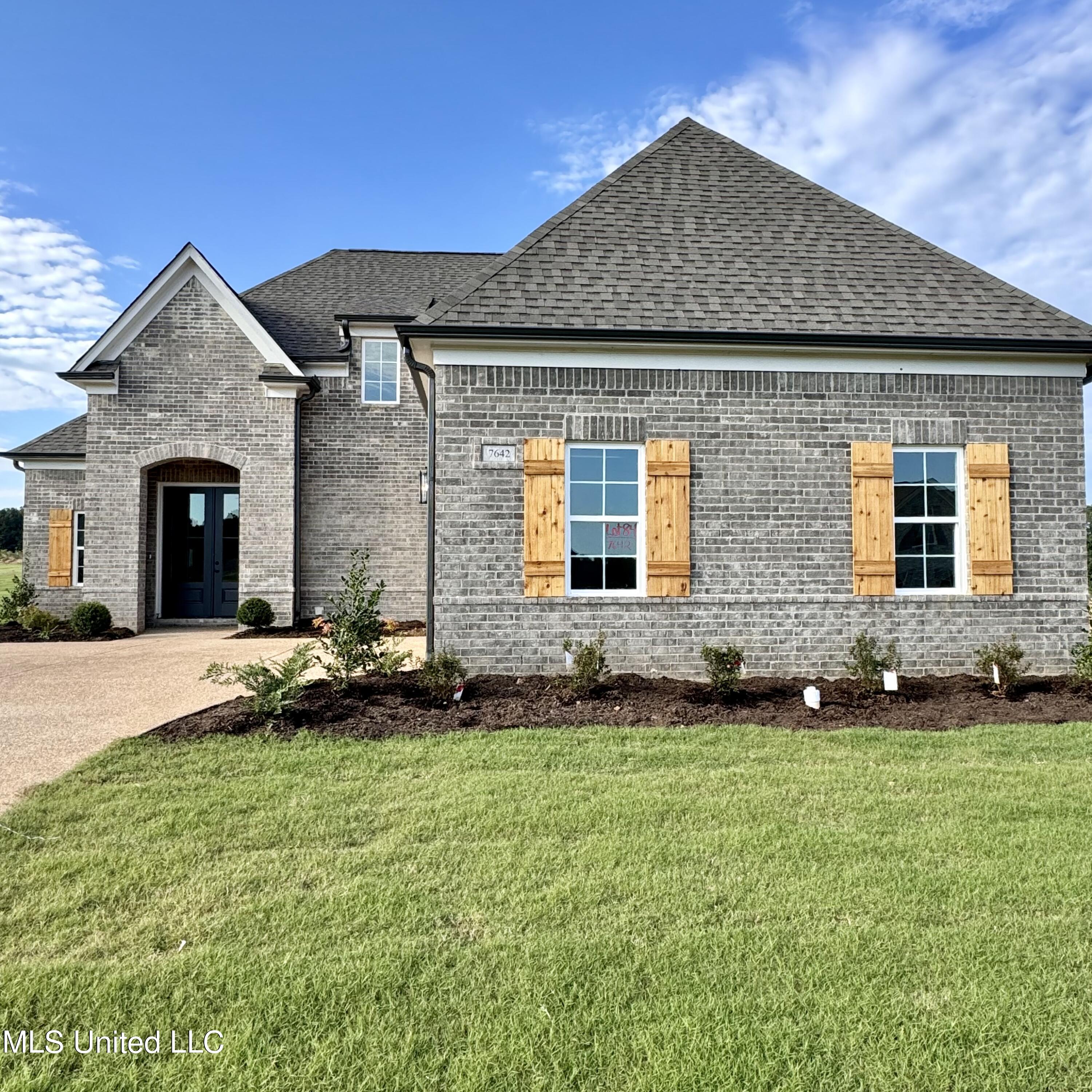 798 Wells Drive Property Photo 1