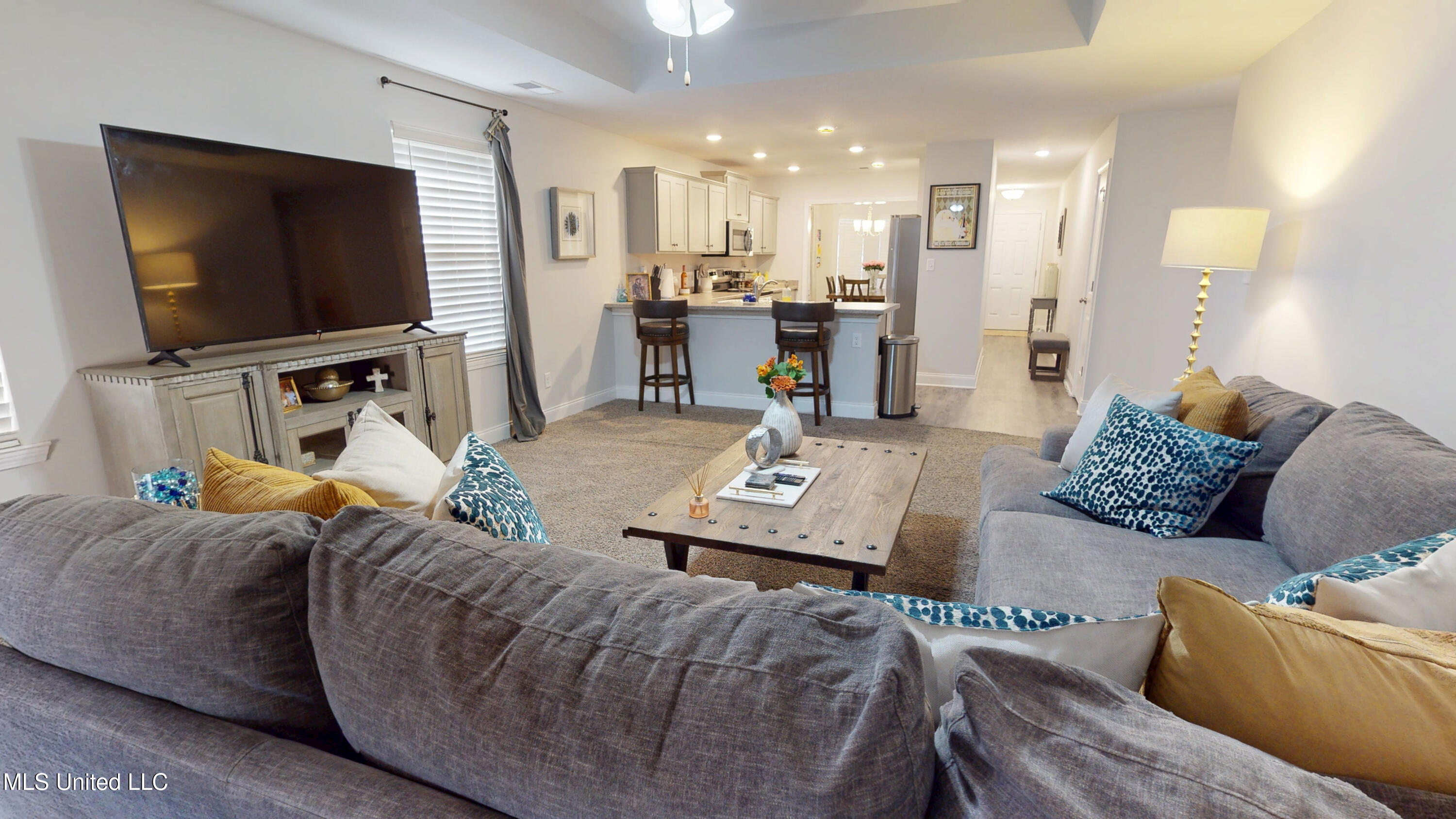 1563 Cambria Drive Property Photo 4