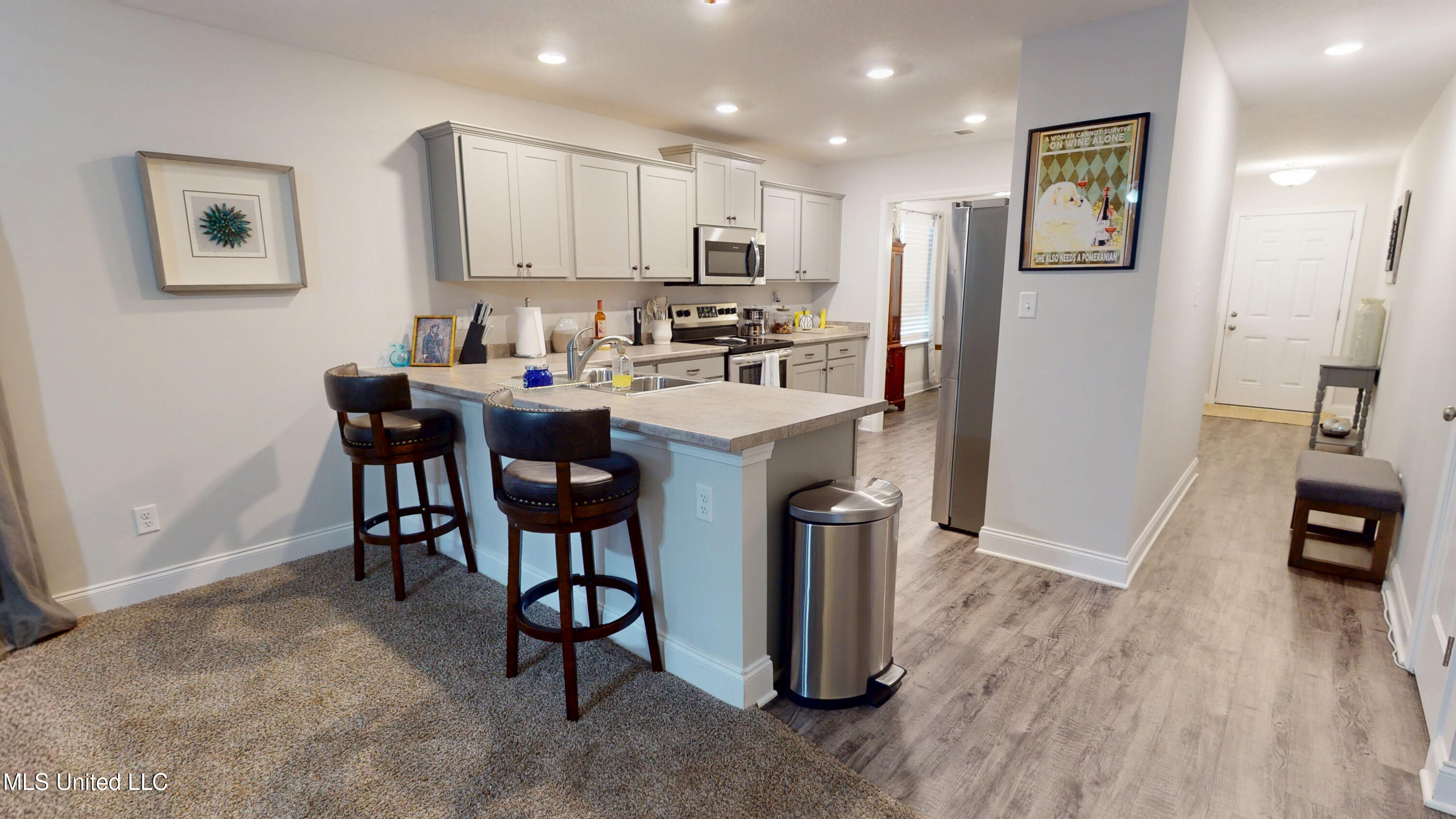 1563 Cambria Drive Property Photo 5