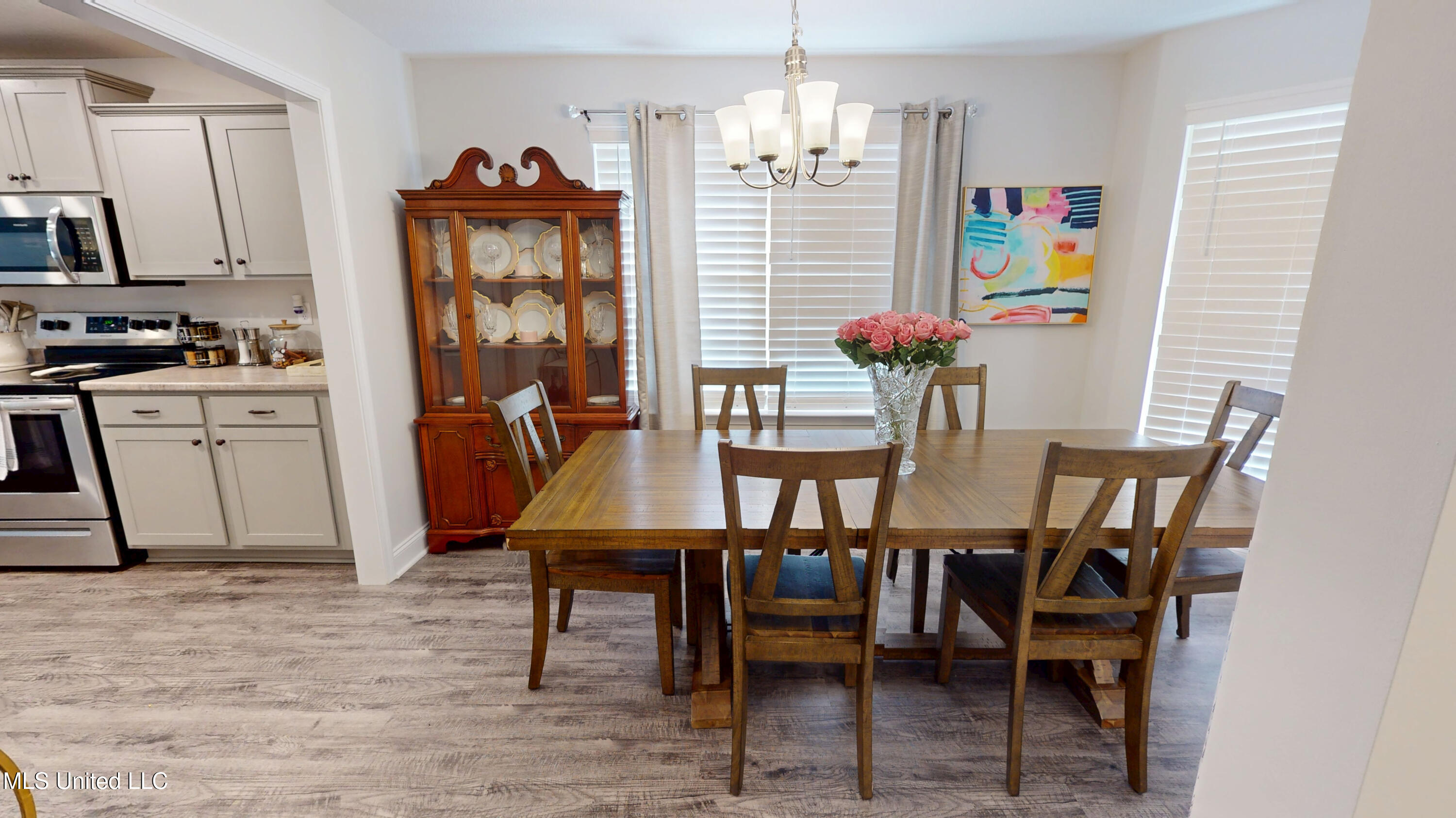 1563 Cambria Drive Property Photo 7