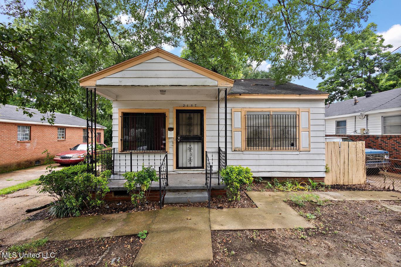 2157 Ludlow Avenue Property Photo 1