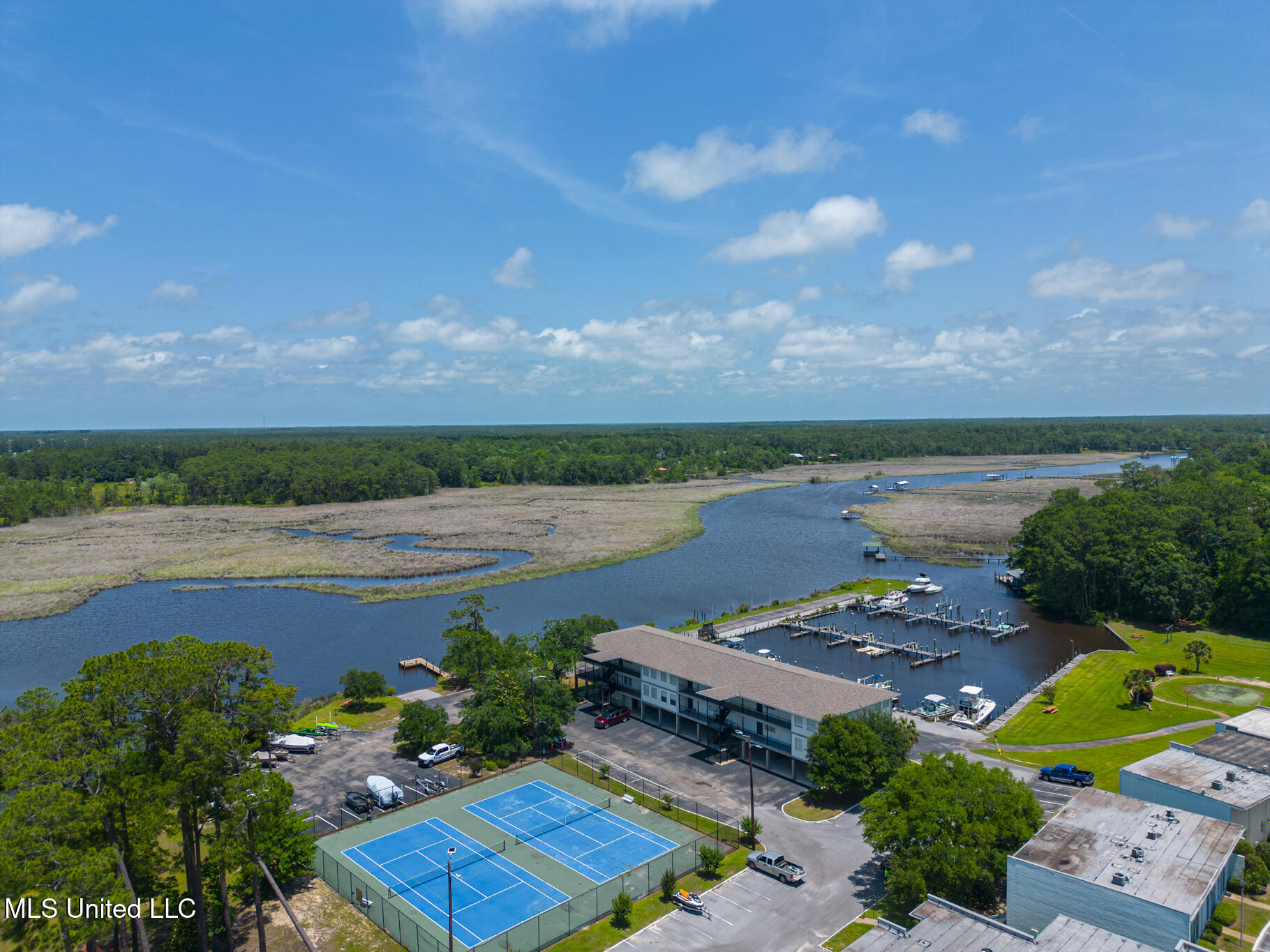 3230 Cumberland Road Property Photo 2