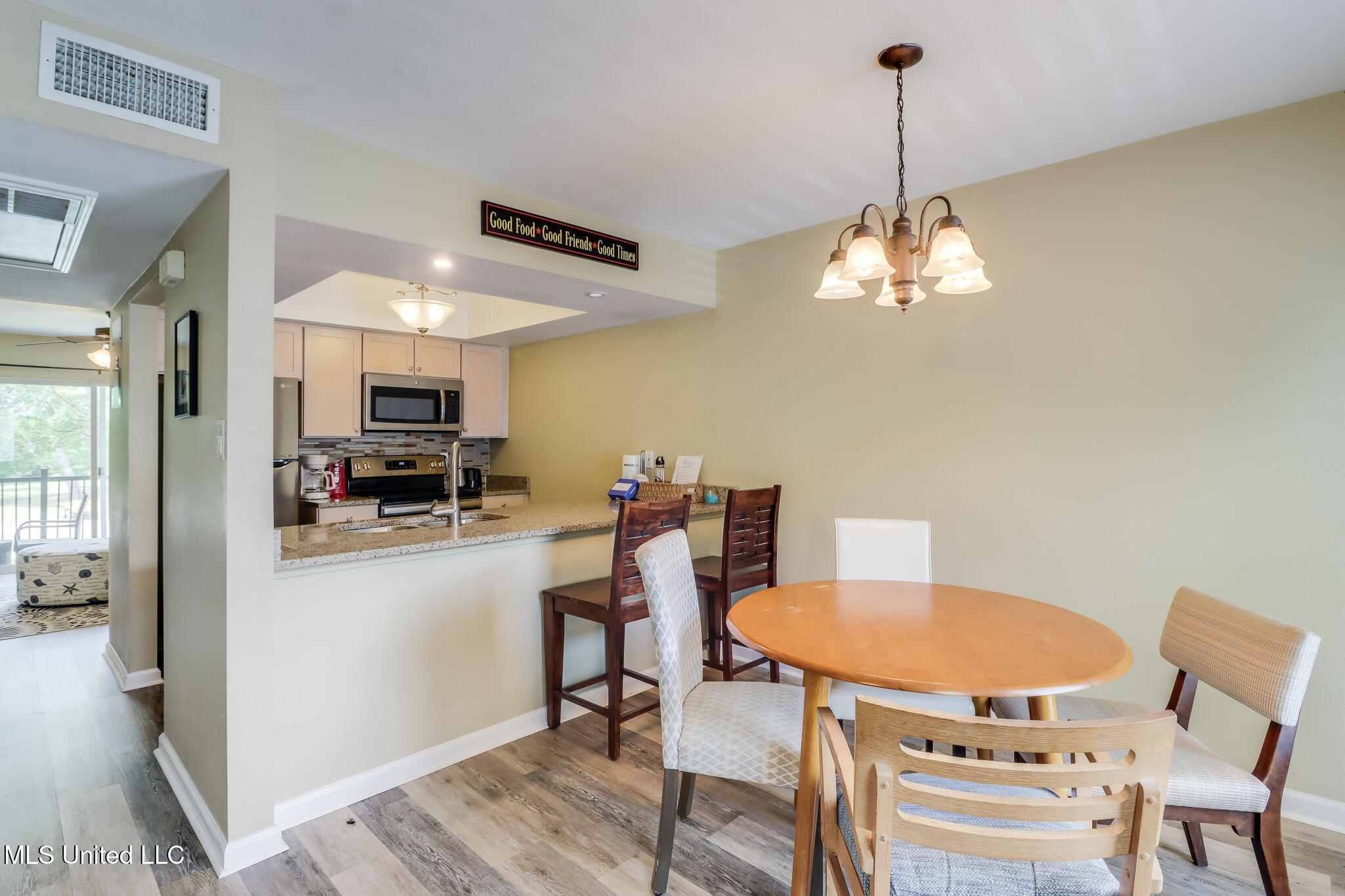 3230 Cumberland Road Property Photo 4