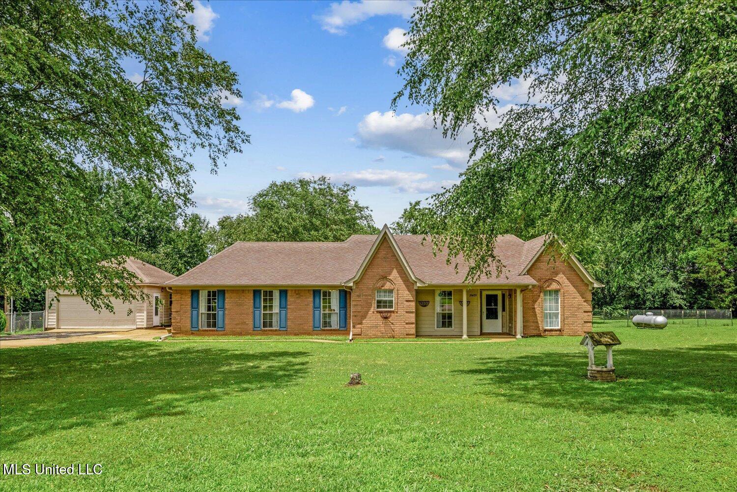 10470 Hunters Walk Property Photo 1