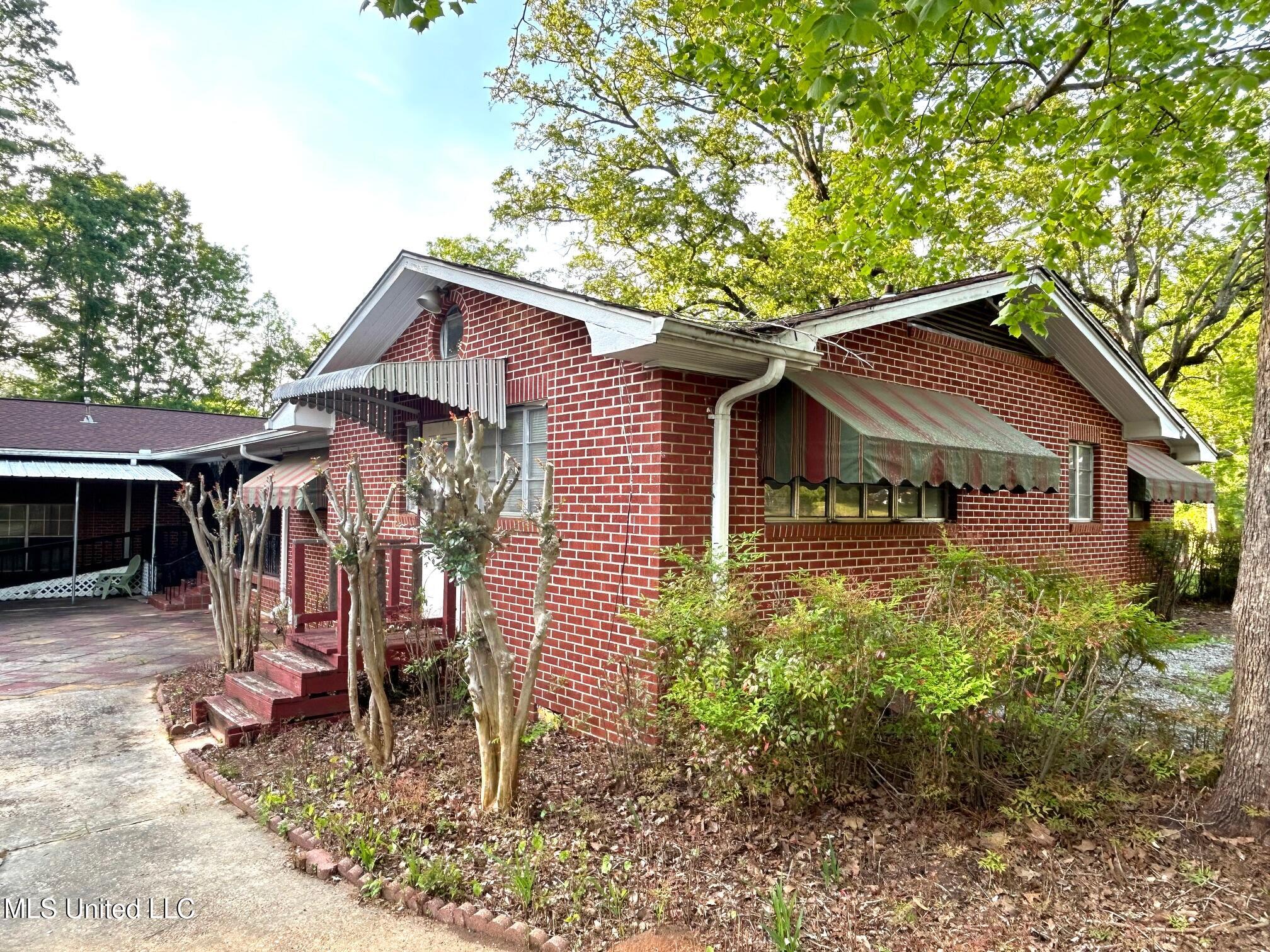 606 E Jackson Road Property Photo 10