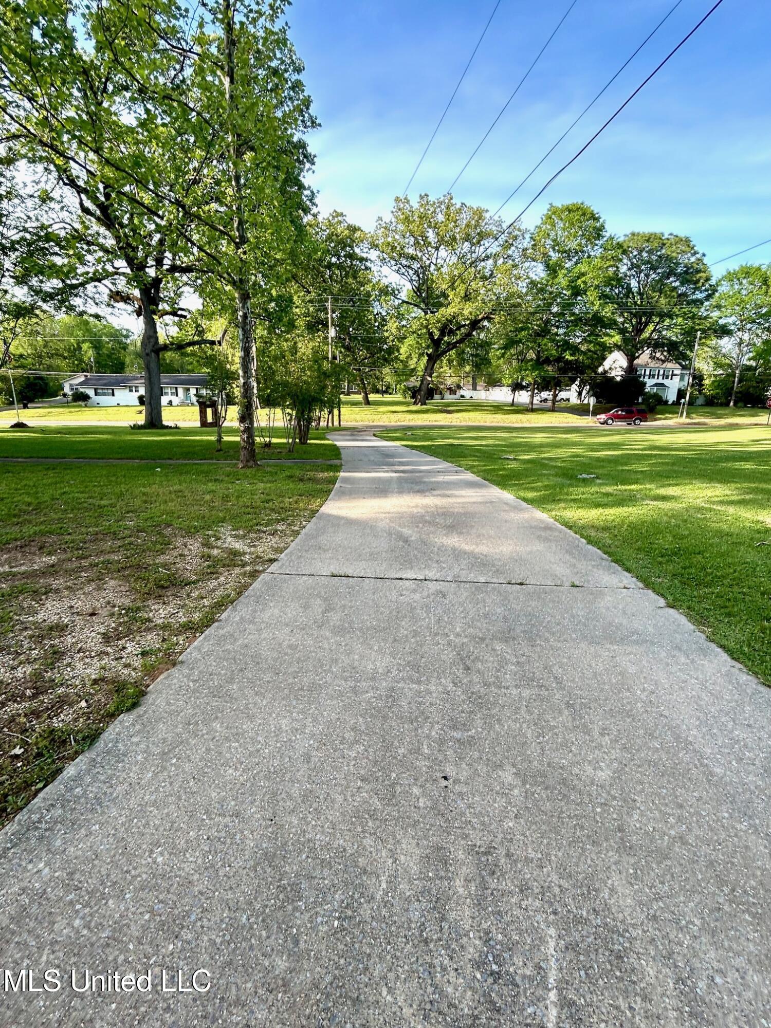 606 E Jackson Road Property Photo 12