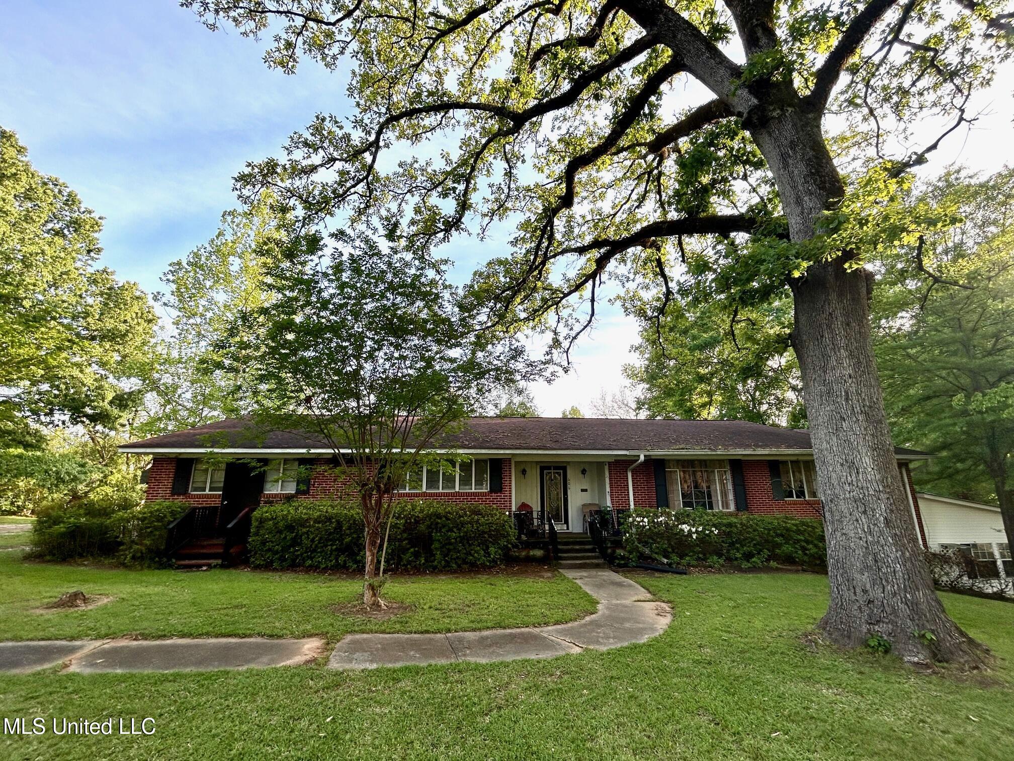 606 E Jackson Road Property Photo 13
