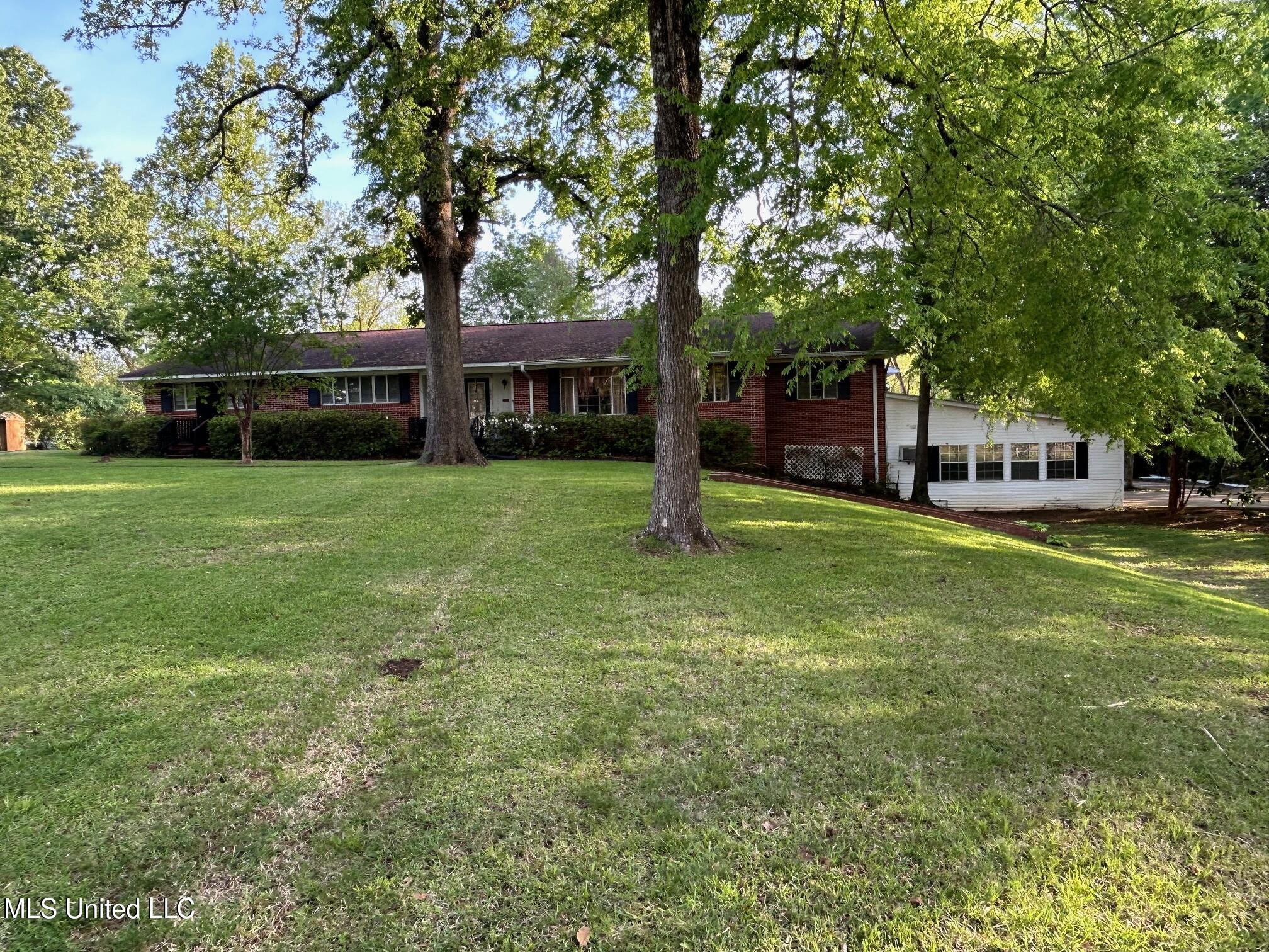 606 E Jackson Road Property Photo 15