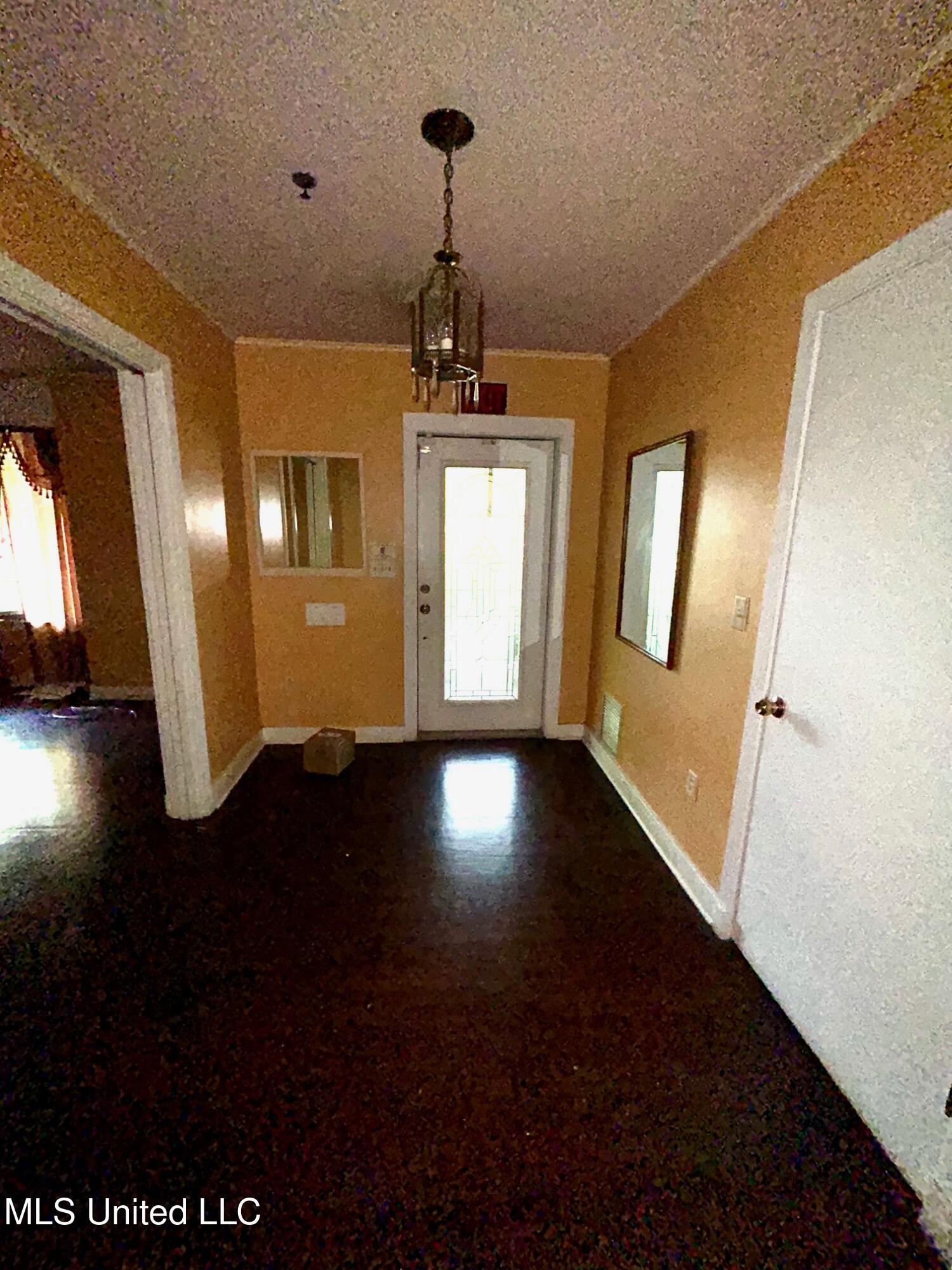606 E Jackson Road Property Photo 16
