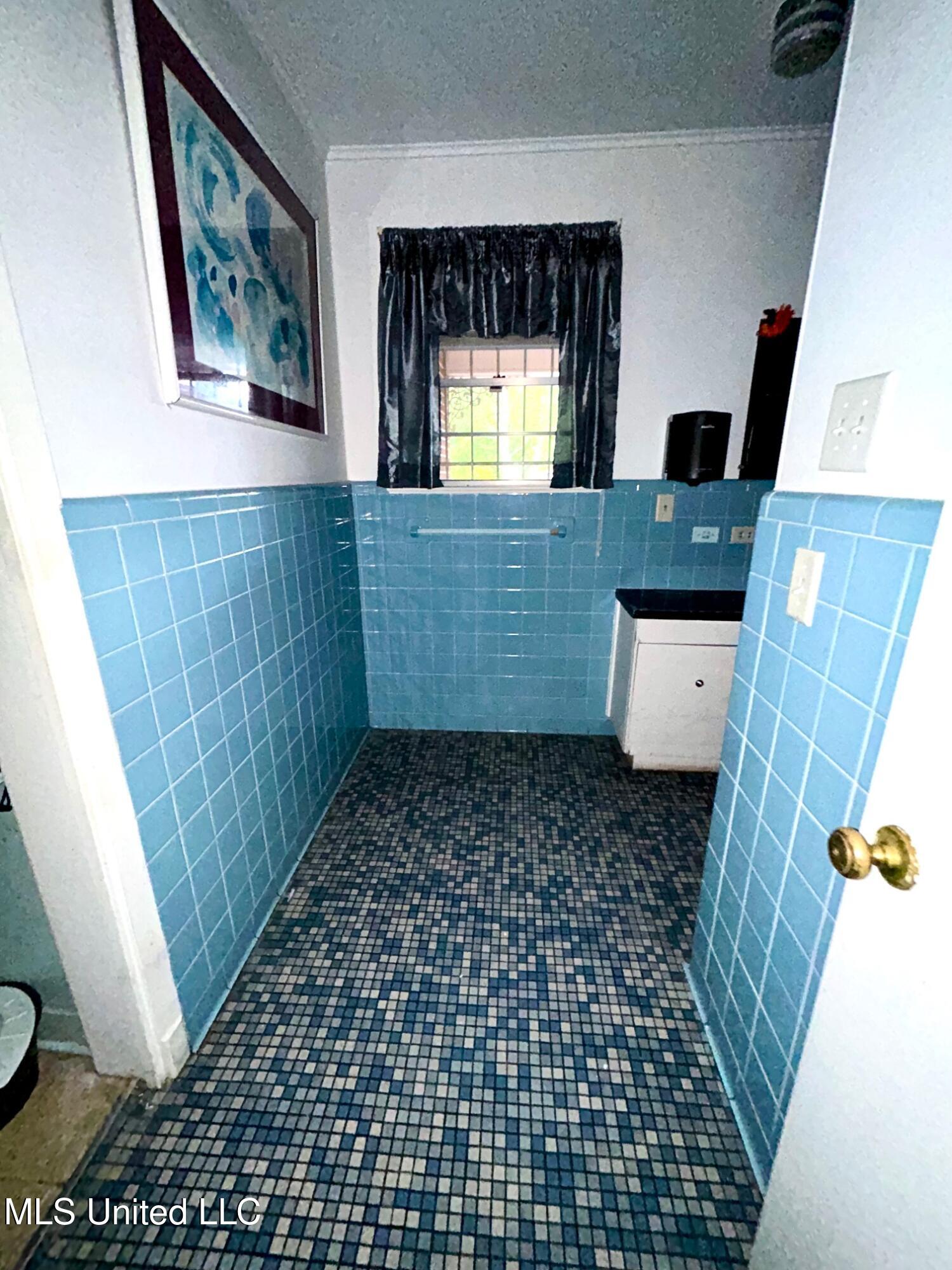 606 E Jackson Road Property Photo 17